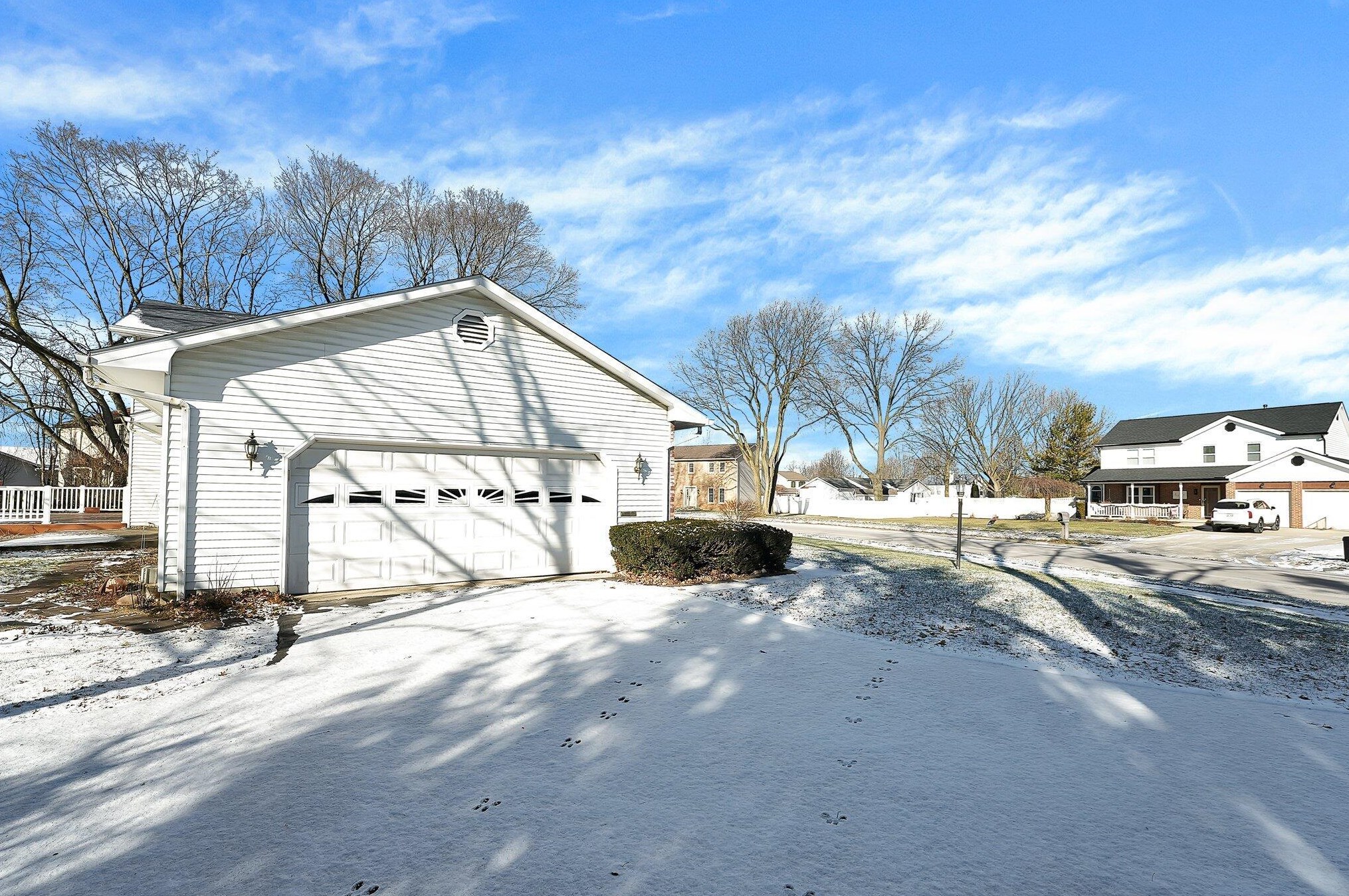 1261 Youngland Dr, Columbus OH 43228-9599 exterior