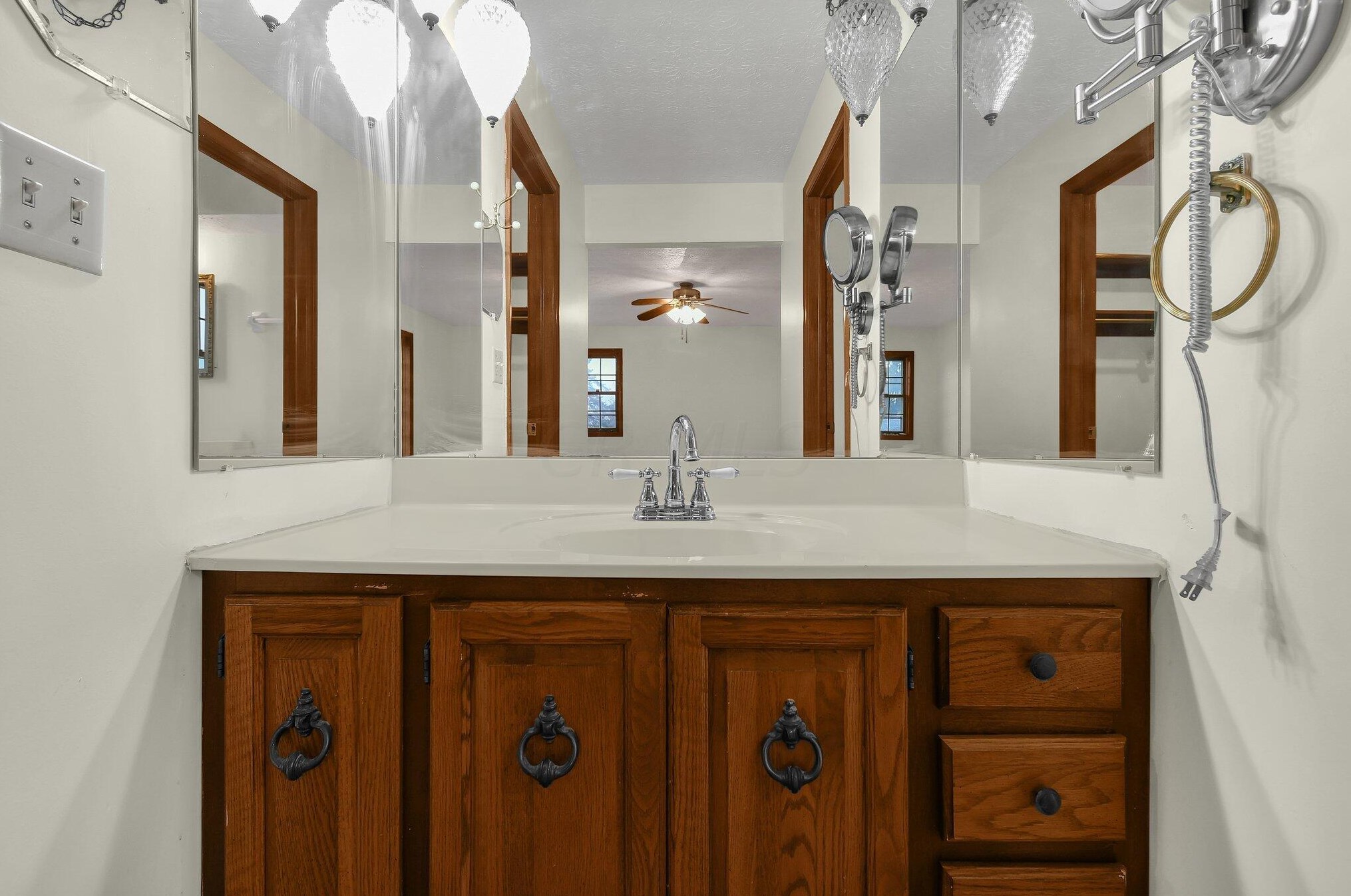 1261 Youngland Dr, Columbus OH 43228-9599 exterior