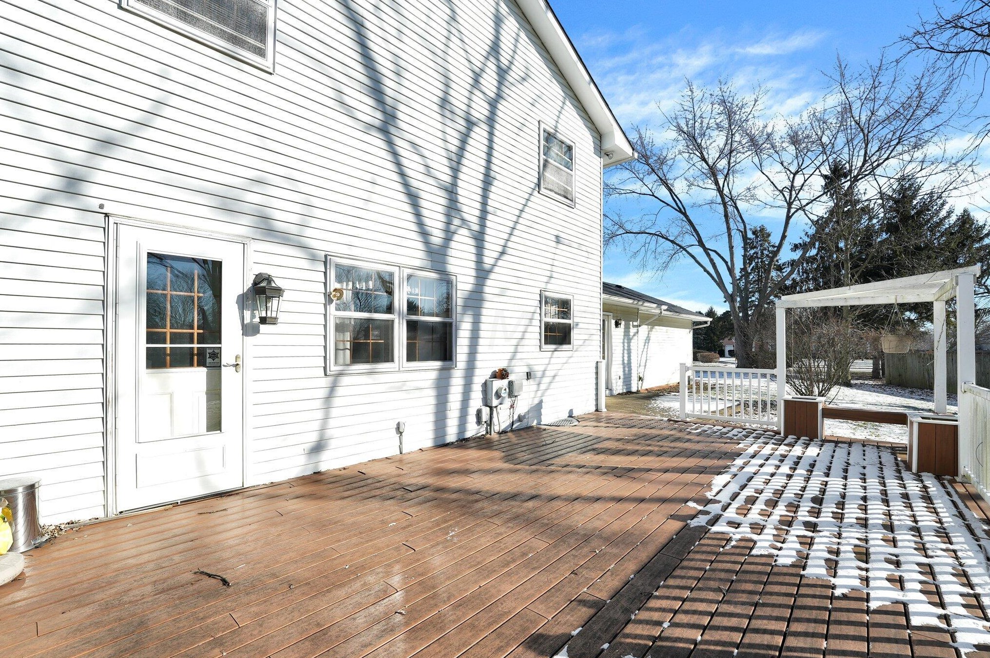 1261 Youngland Dr, Columbus OH 43228-9599 exterior