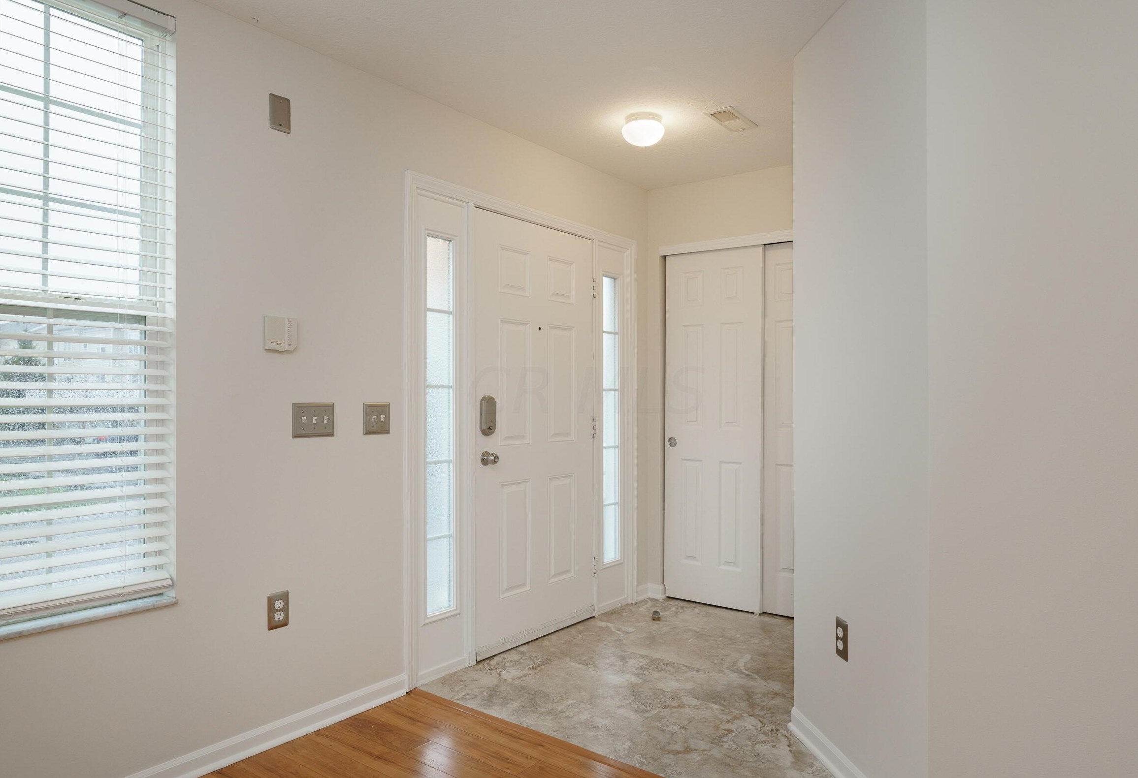 8210 Sugar Magnolia Dr, Blacklick, OH 43004-8282