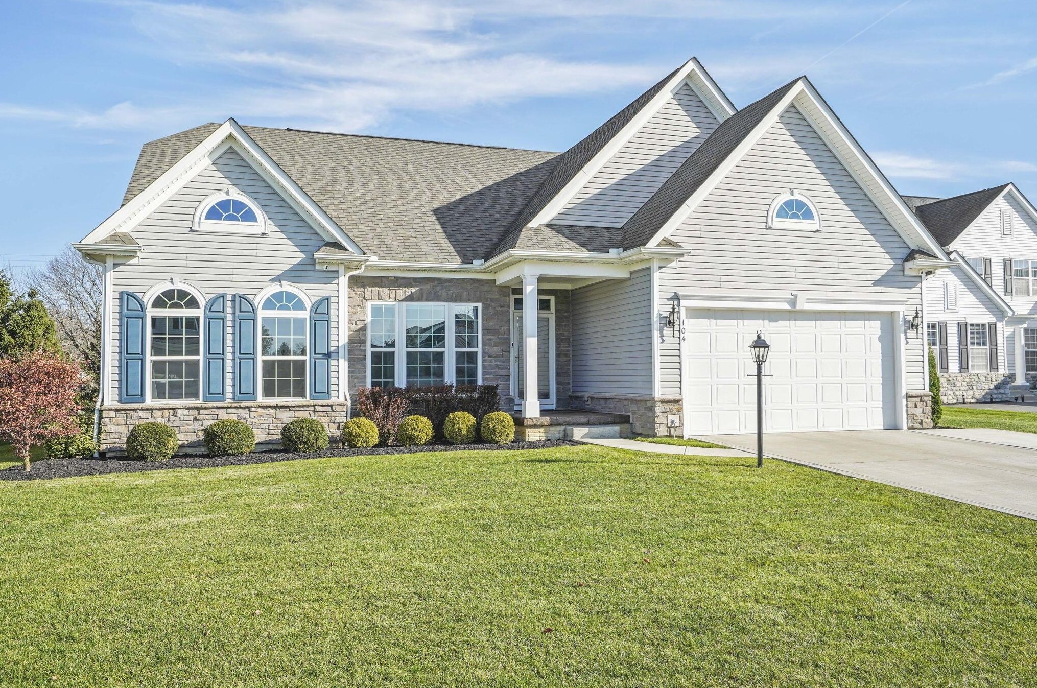 104 Whittington Pl, Pataskala, OH 43062