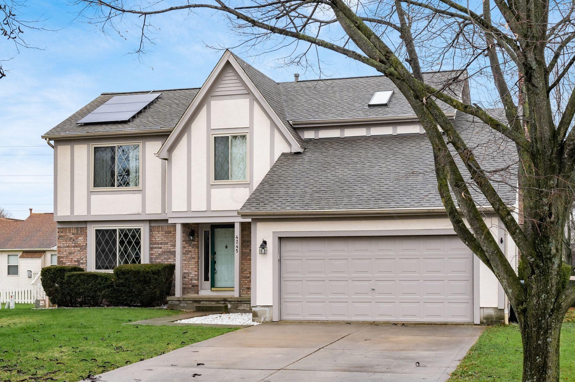 4245 Calburn Cir, Darbydale, OH 43123