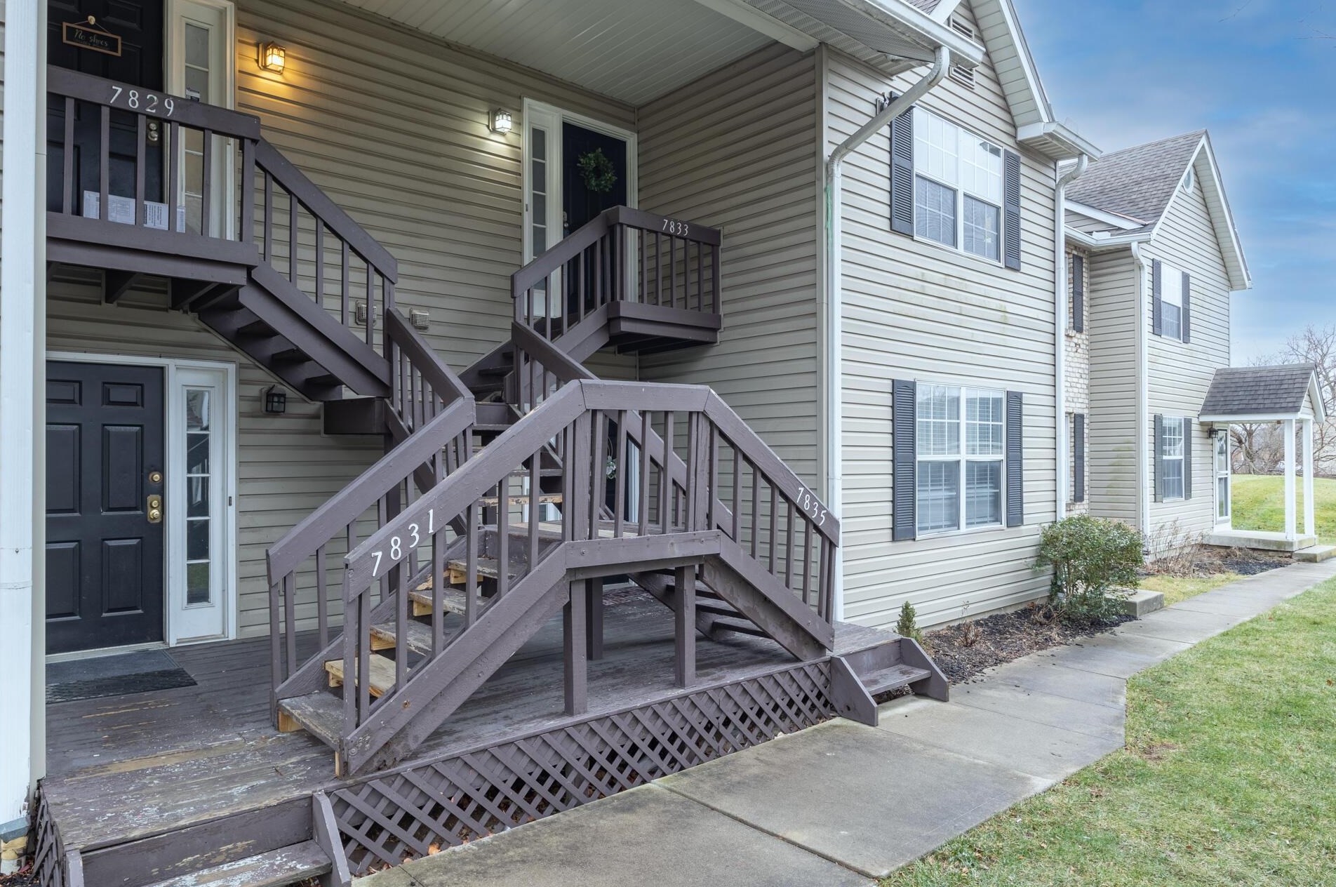 7833 Meadowhaven Blvd, Columbus, OH 43235-4578