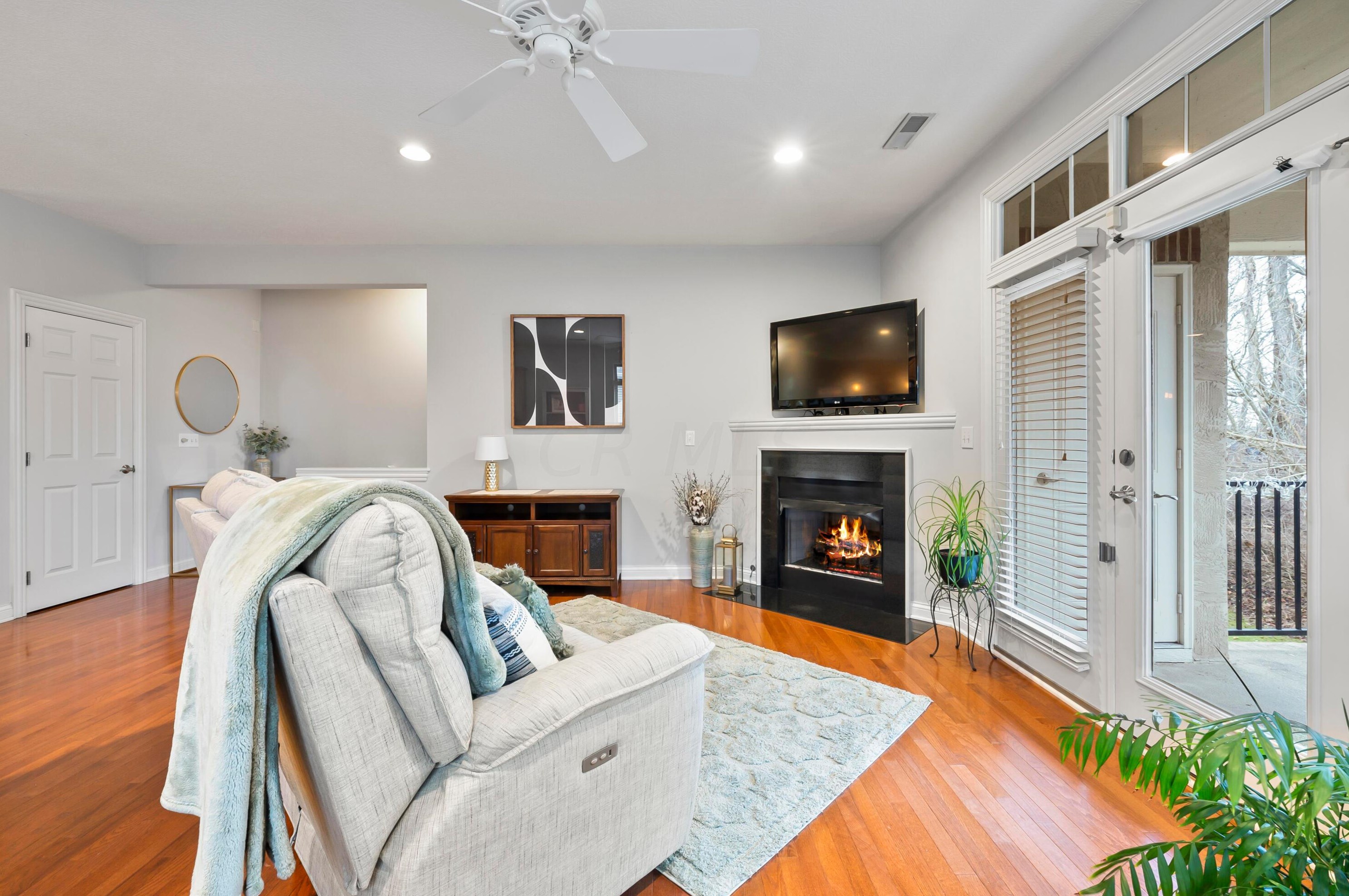 2353 Keep Pl, Columbus OH  43204-4989 exterior