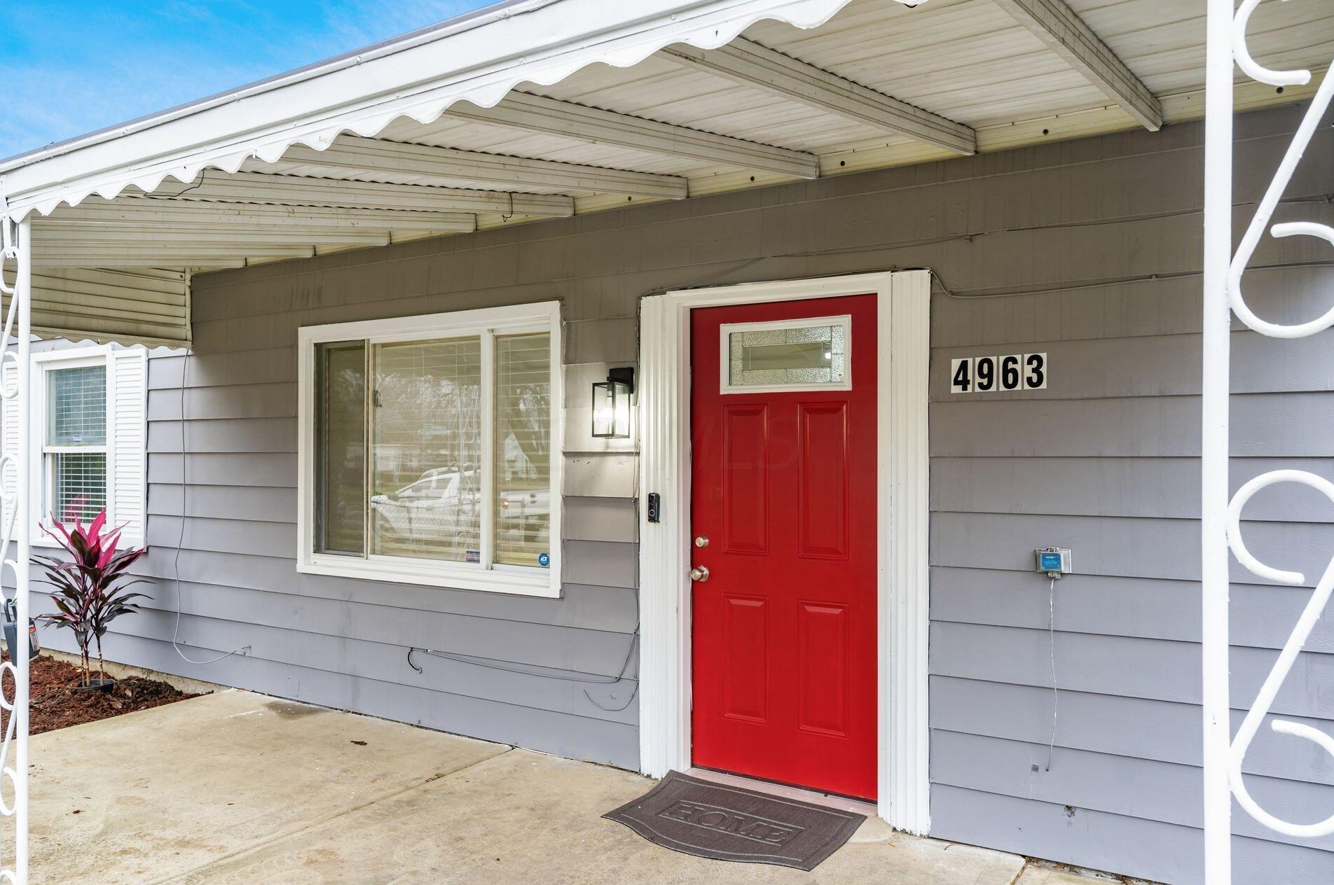 4963 Dimson Dr, Columbus OH  43213-2413 exterior