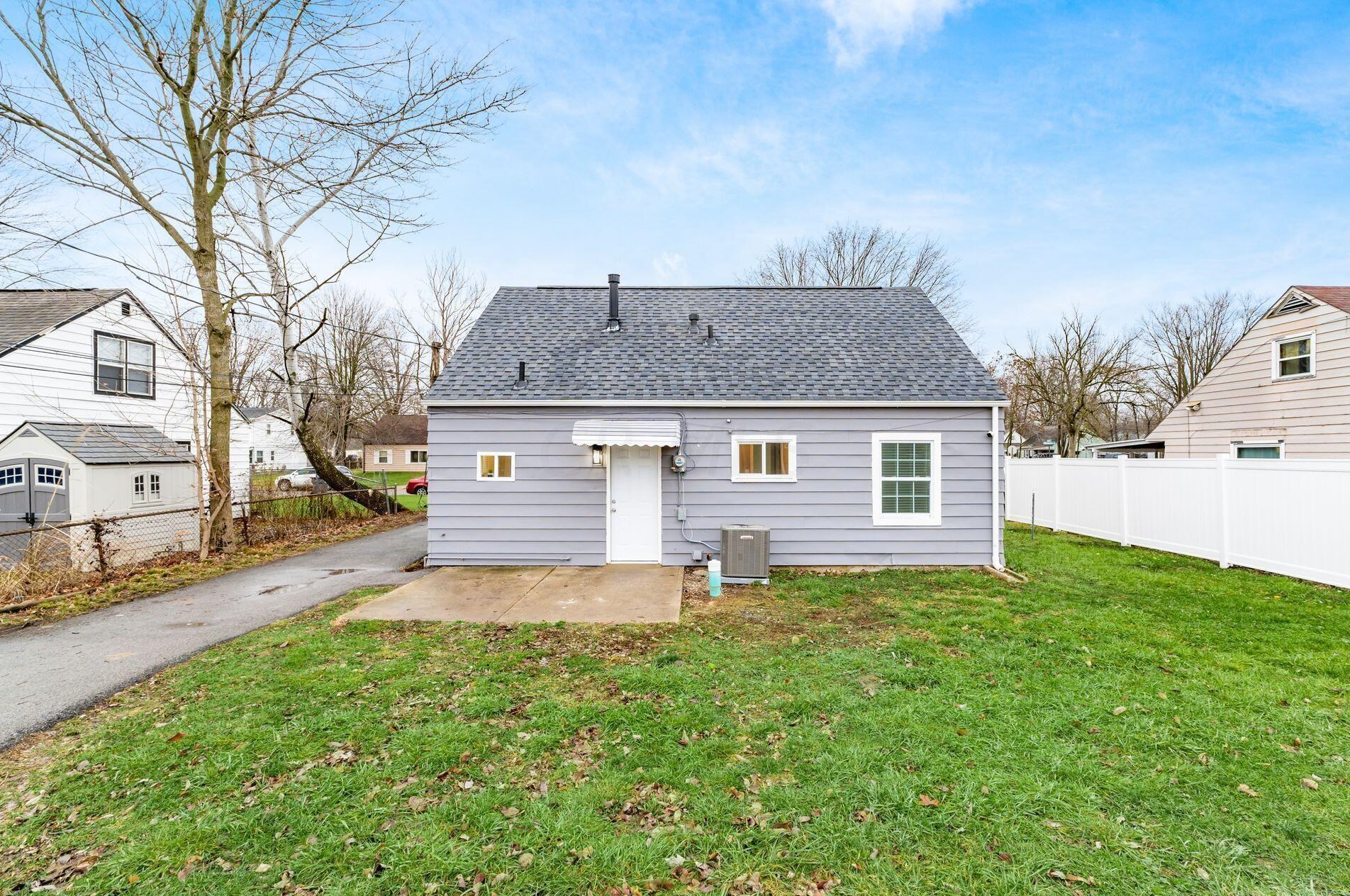 4963 Dimson Dr, Columbus OH  43213-2413 exterior