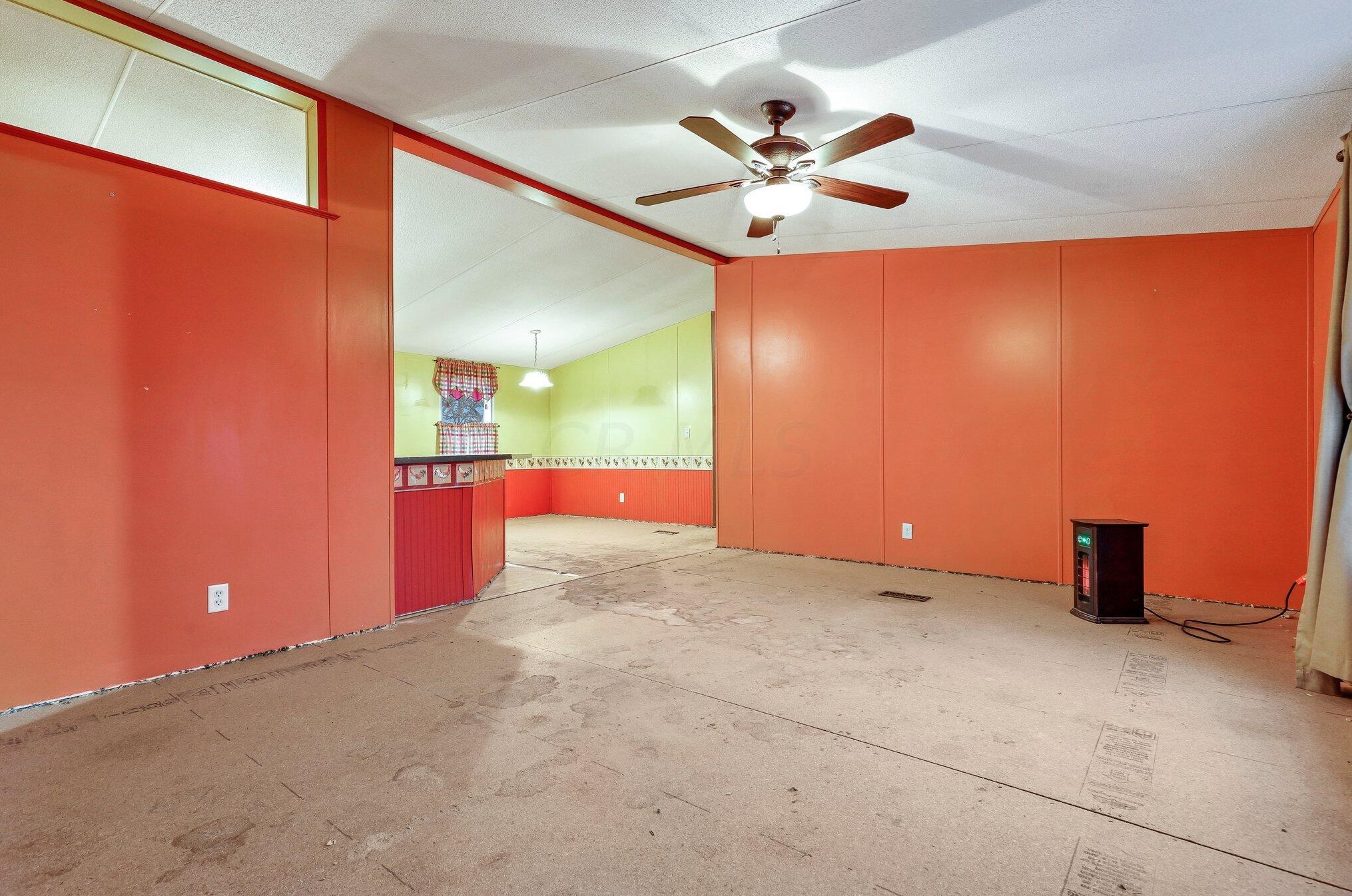 3125 Geneva School Se Rd, Hide Away Hills, OH 43107