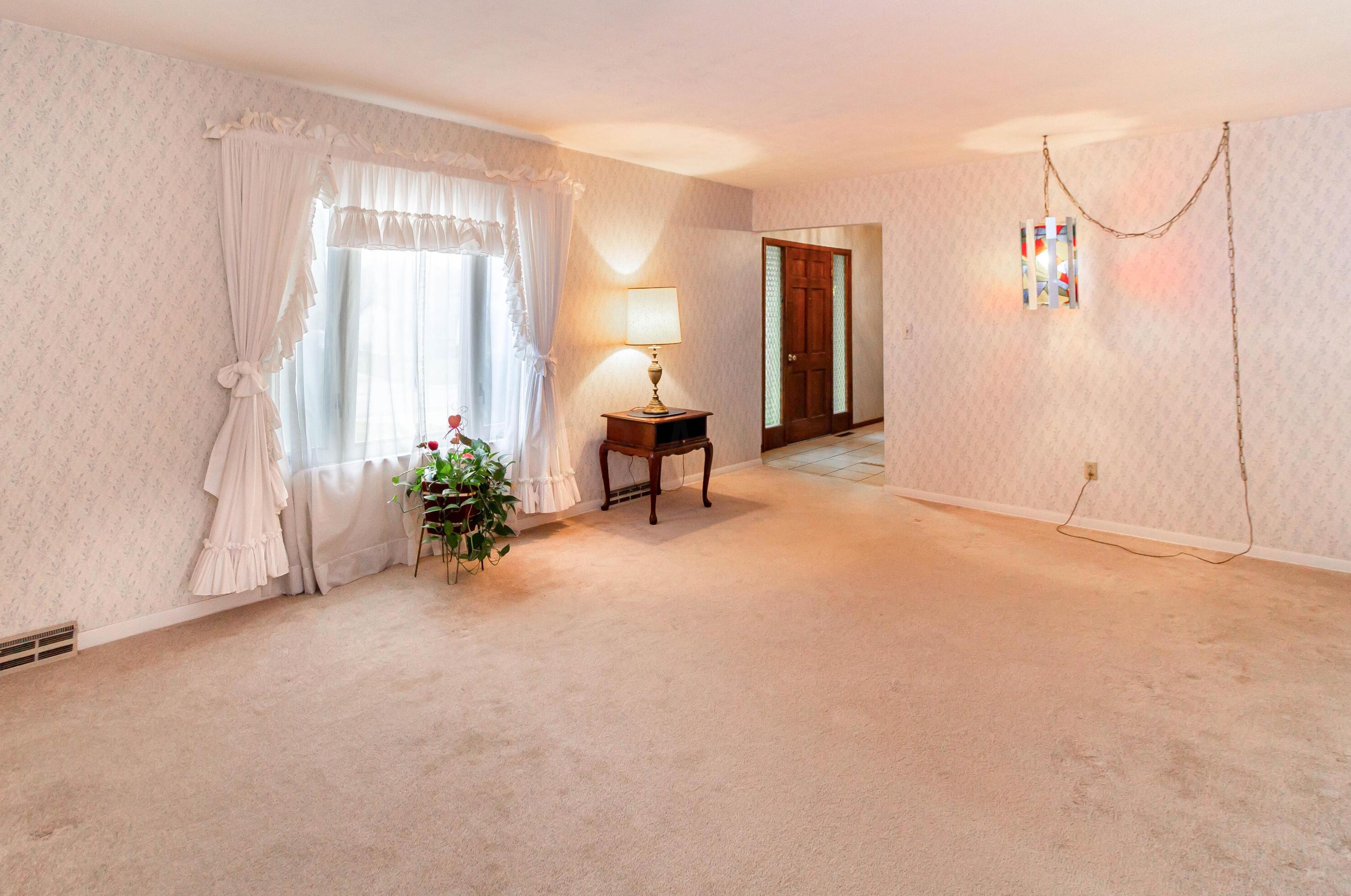 5575 Rockport Rd, Columbus, OH 43235-4044