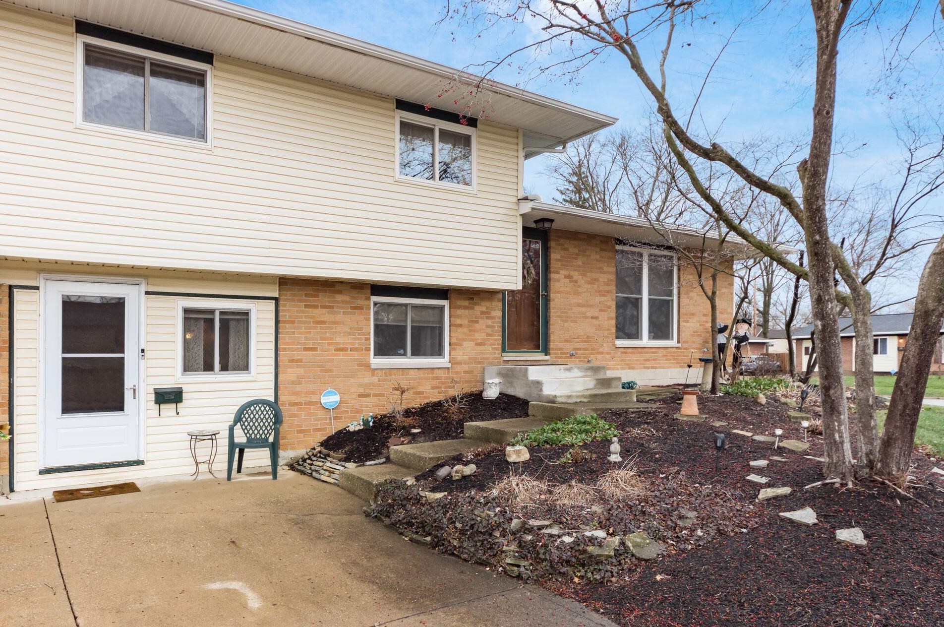 5080 Beatrice Dr, Columbus, OH 43227-2115