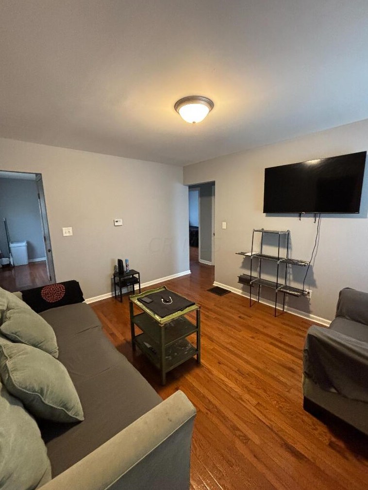 1310 Genessee Ave, Columbus, OH 43211-1433