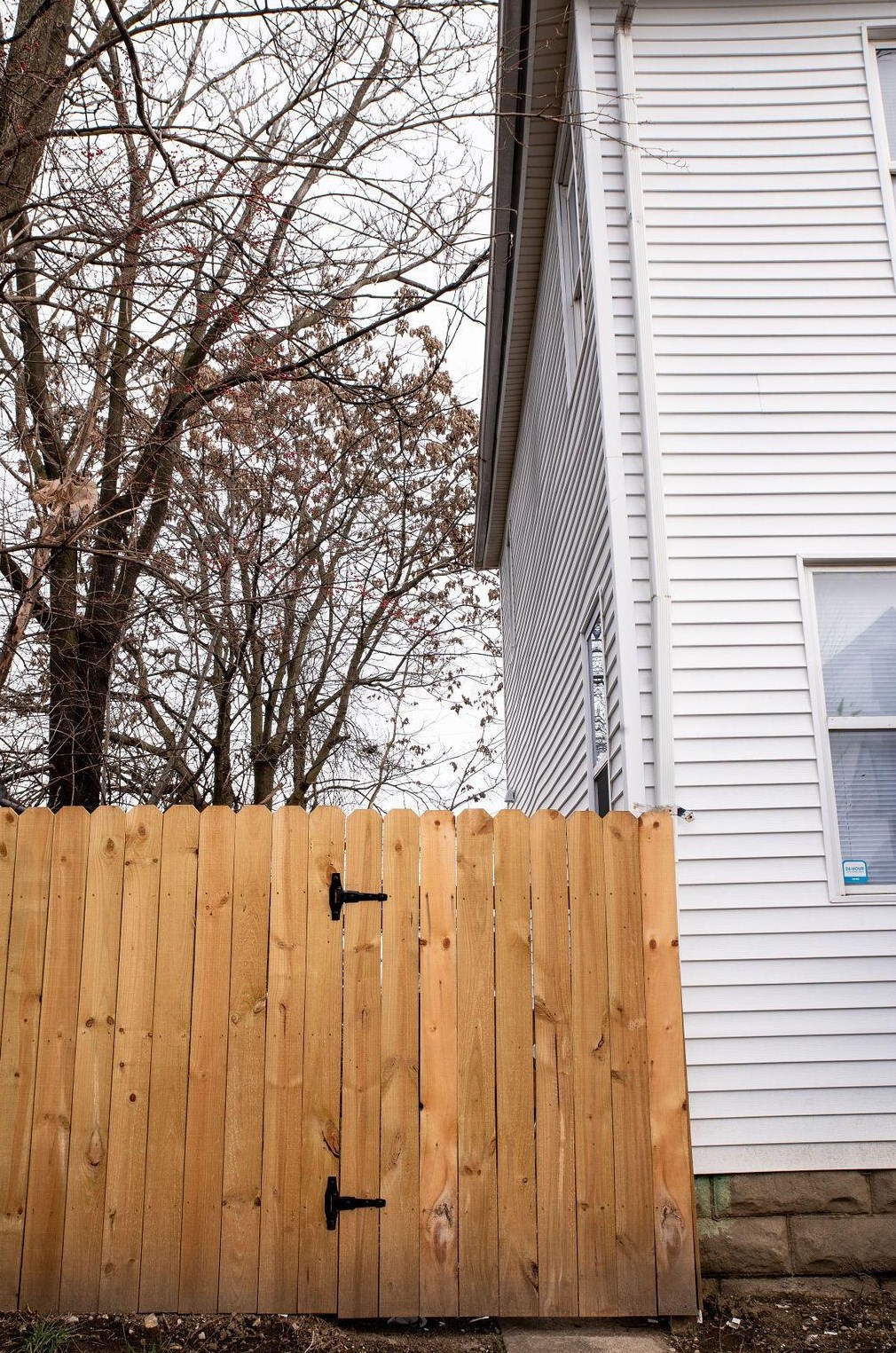 28 Wheatland Ave, Columbus OH  43204-3266 exterior