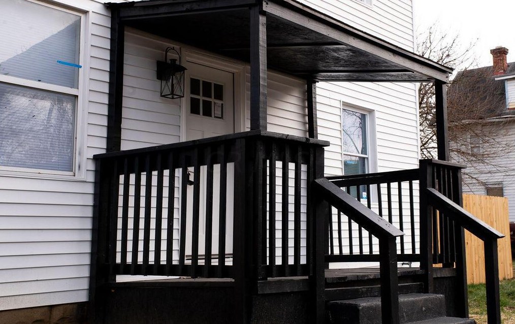 28 Wheatland Ave, Columbus OH  43204-3266 exterior