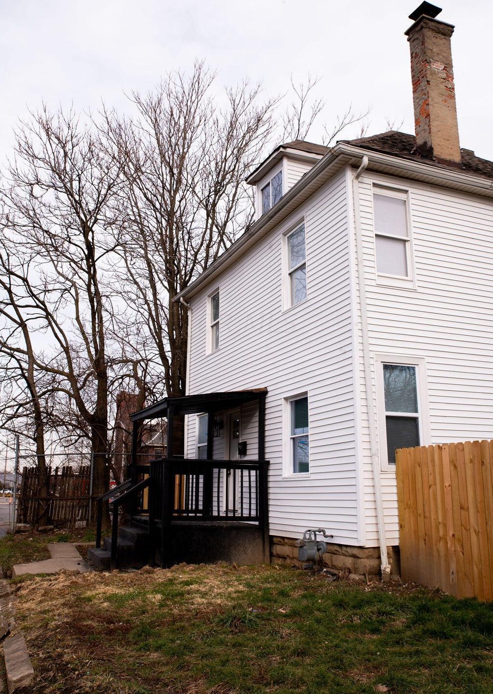 28 Wheatland Ave, Columbus OH  43204-3266 exterior