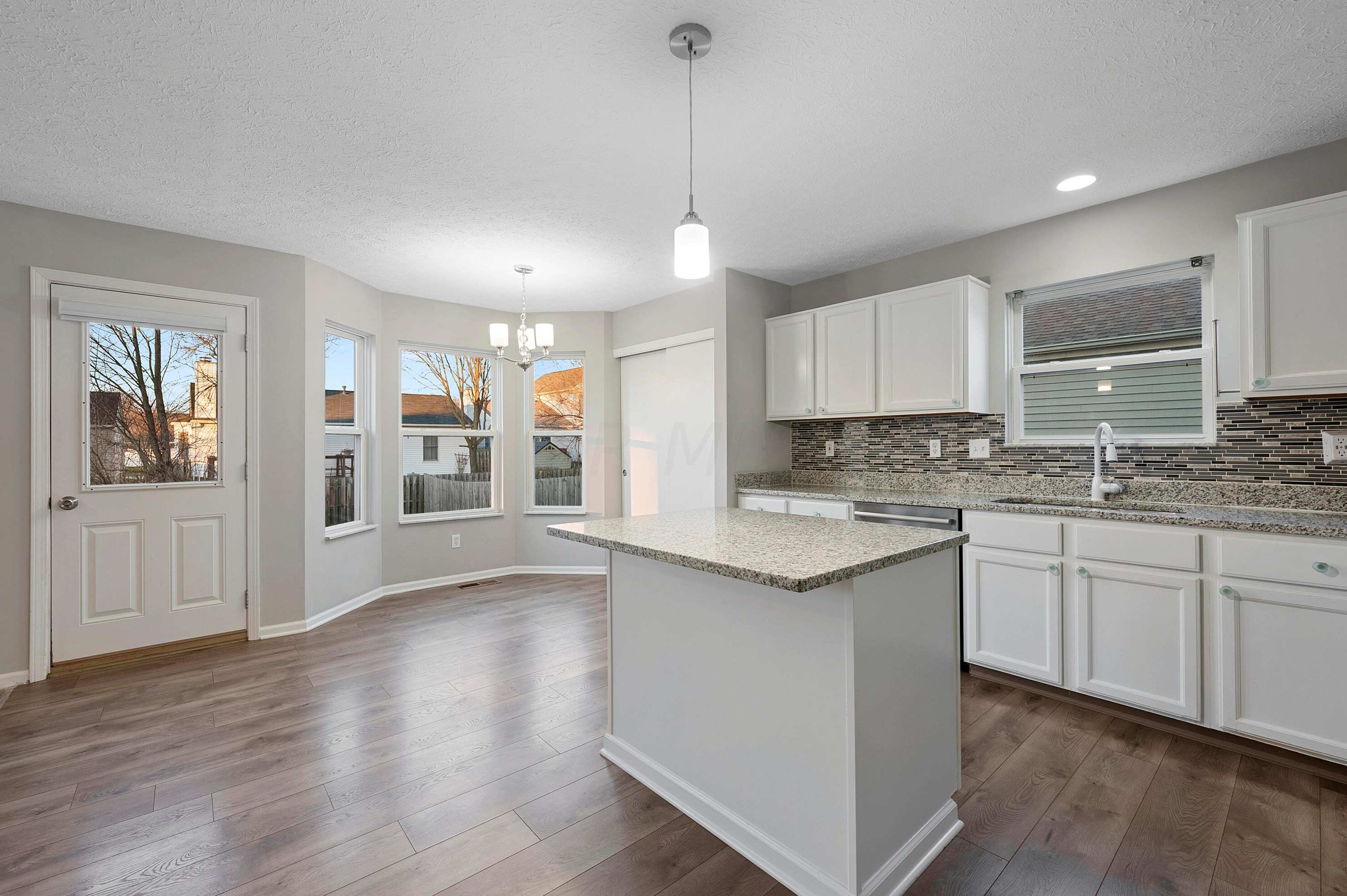 6994 Weurful Dr, Cnl Wnchstr OH  43110-8444 exterior