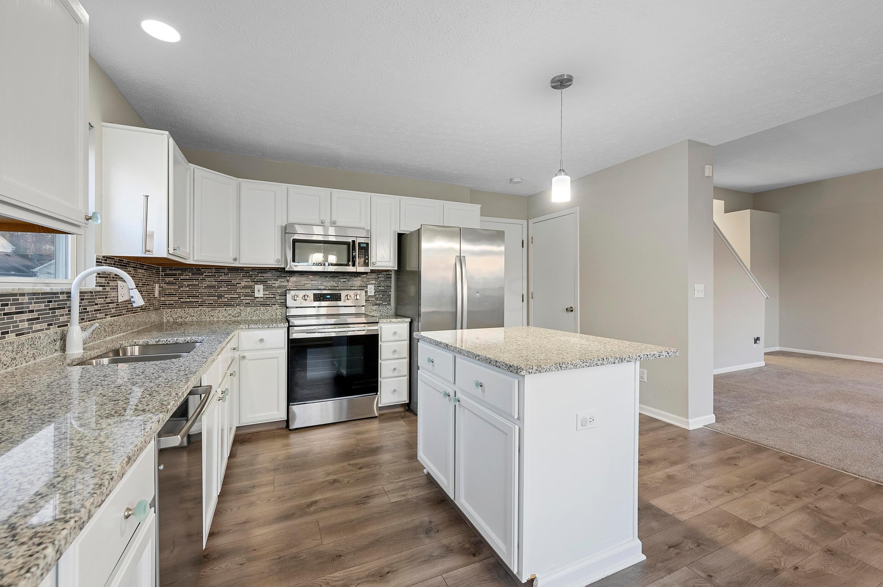 6994 Weurful Dr, Cnl Wnchstr OH  43110-8444 exterior