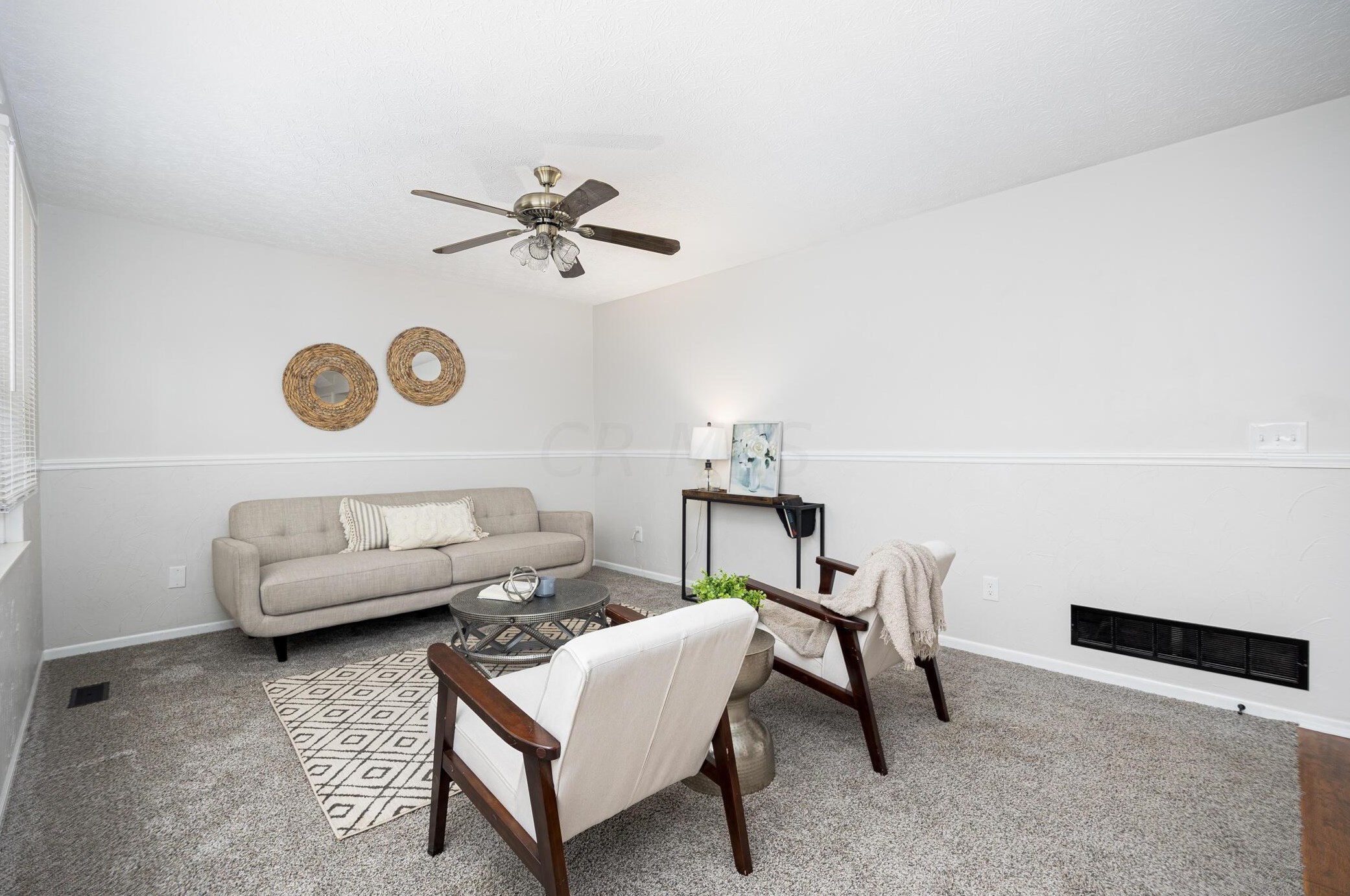 3200 Southern Hills Dr, Pickerington OH  43147-8652 exterior