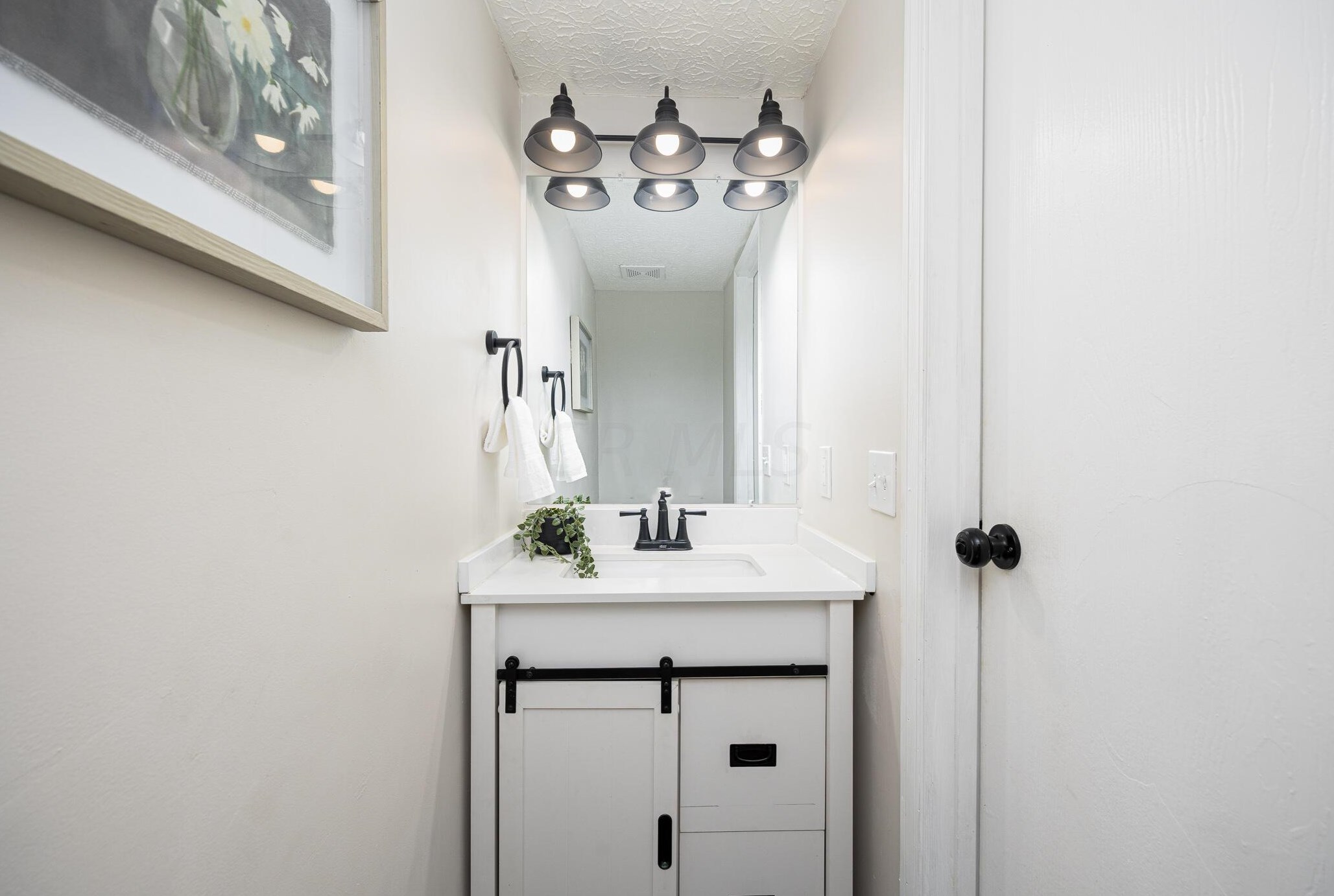 3200 Southern Hills Dr, Pickerington OH  43147-8652 exterior