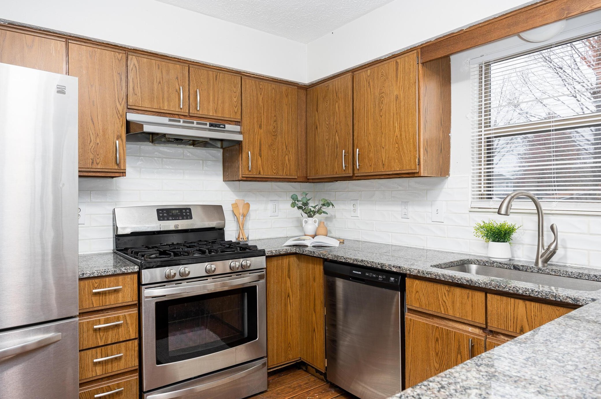 3200 Southern Hills Dr, Pickerington OH  43147-8652 exterior