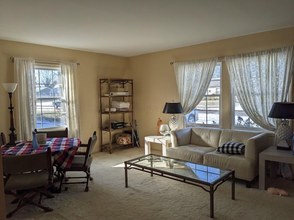 256 Sturbridge Rd, Columbus, OH 43228-1249