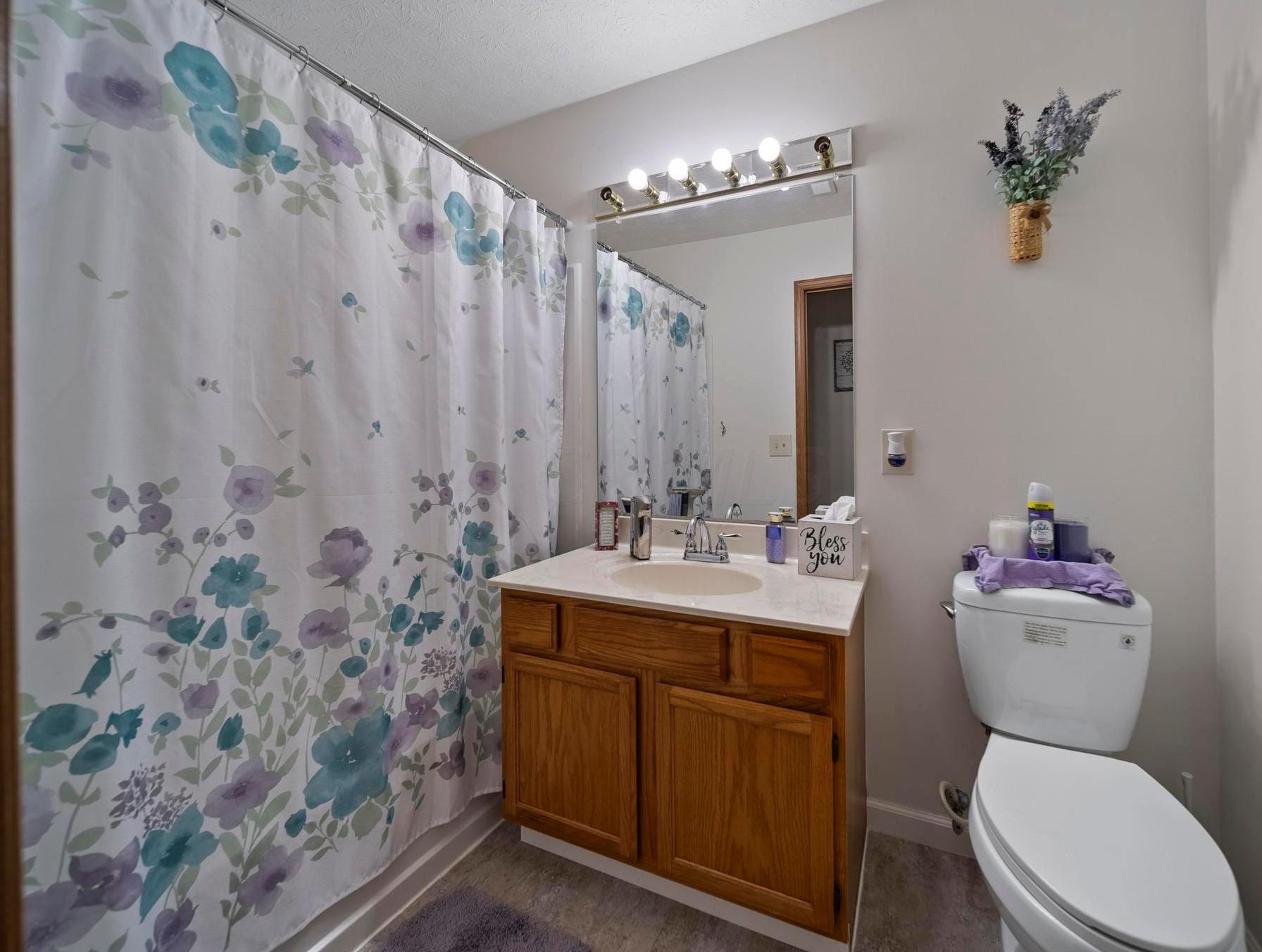 5544 Parkshire Dr, Columbus OH 43229-9352 exterior