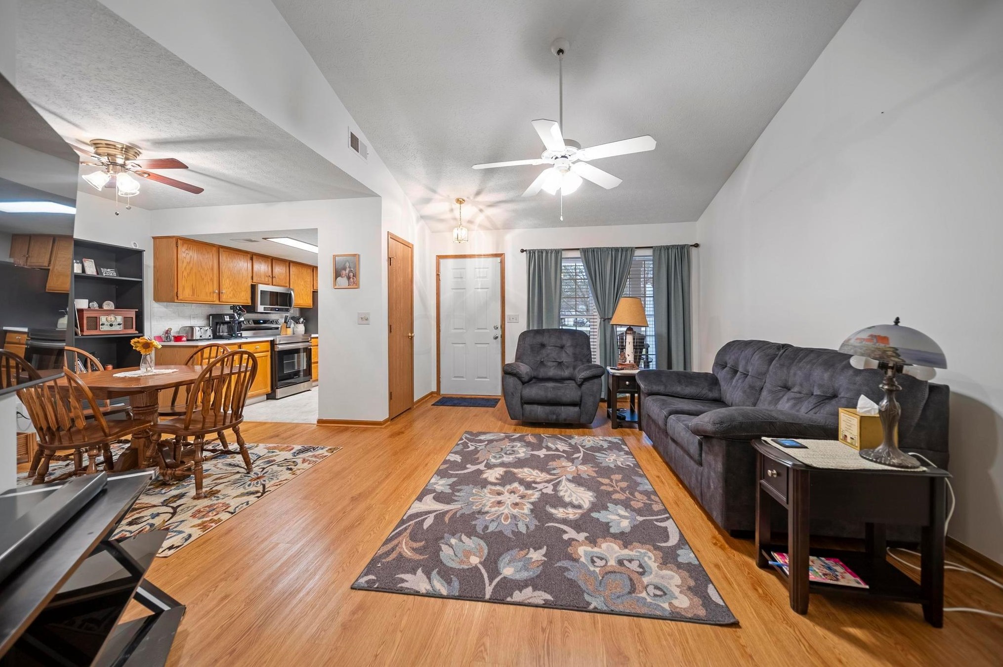 5544 Parkshire Dr, Columbus OH 43229-9352 exterior