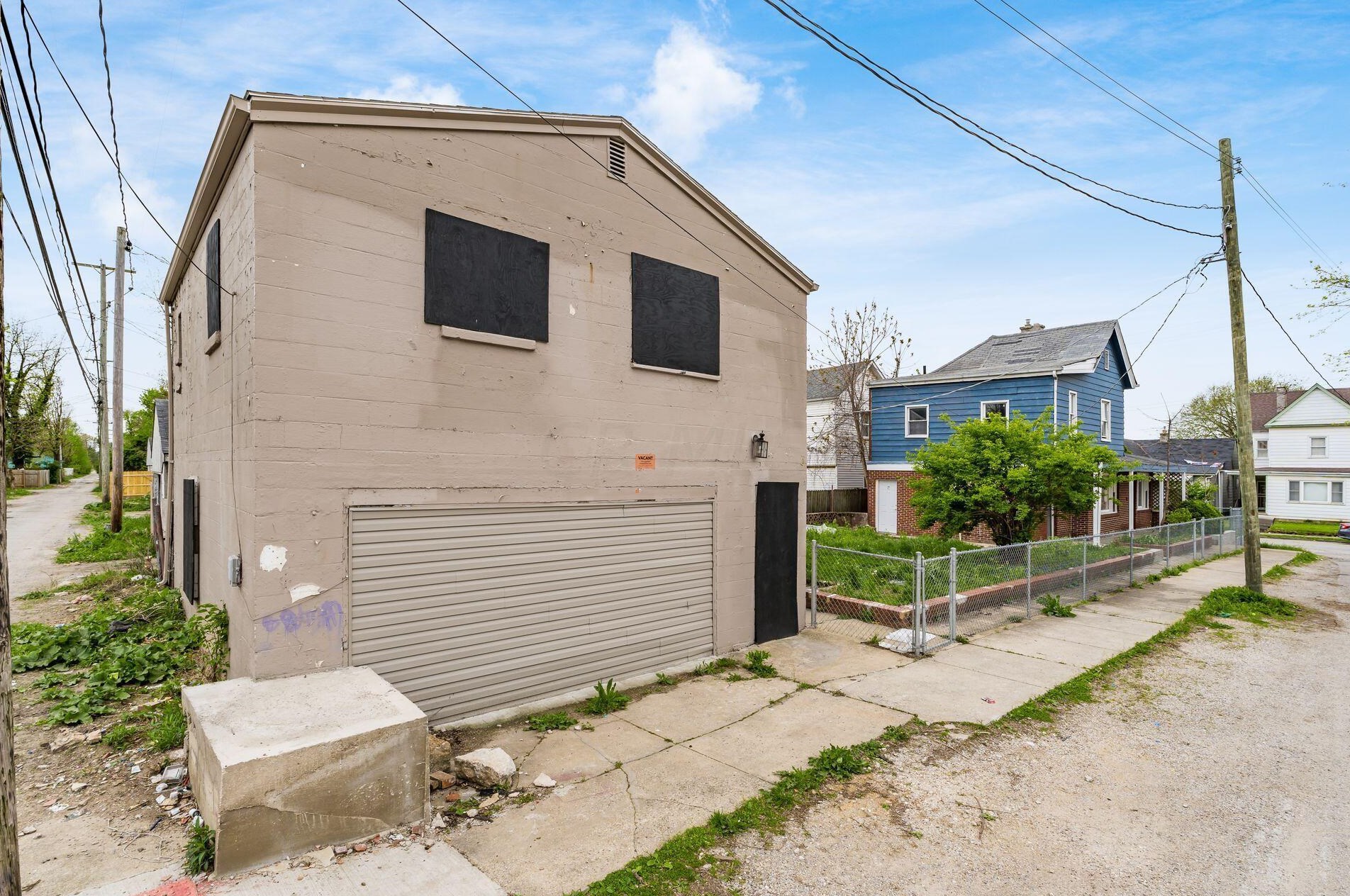 98 Oakley Ave, Columbus OH  43204-3214 exterior