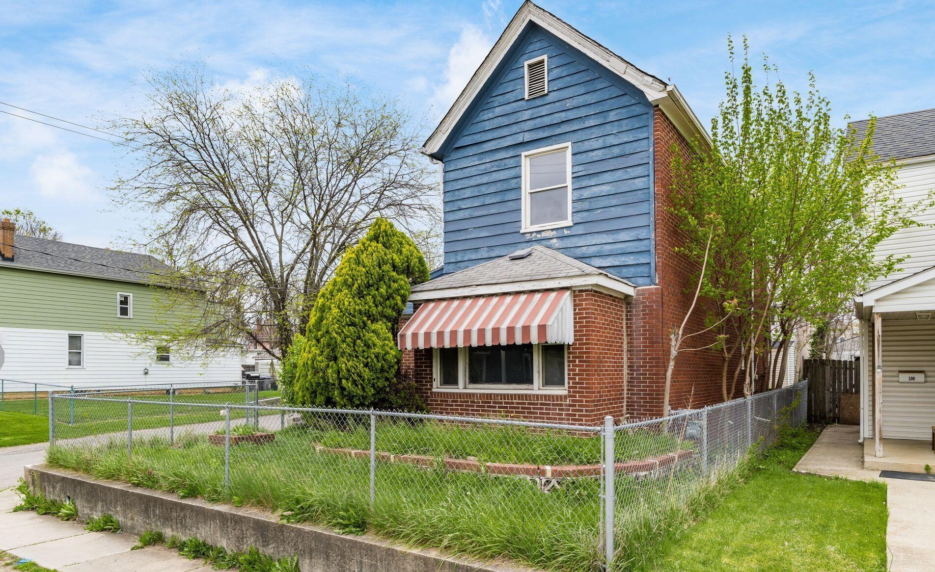 98 Oakley Ave, Columbus OH  43204-3214 exterior