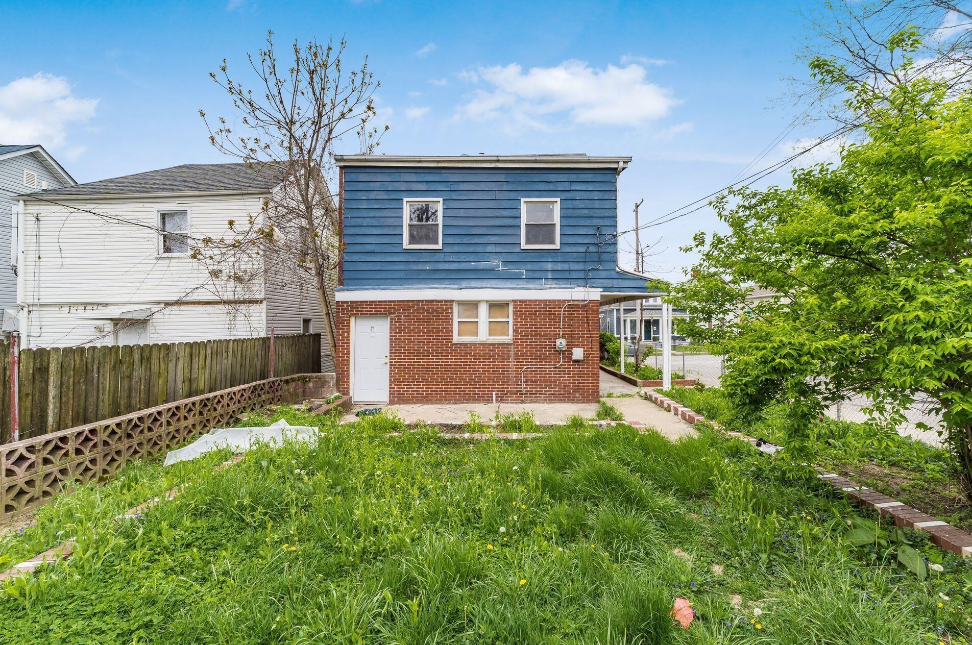 98 Oakley Ave, Columbus OH  43204-3214 exterior