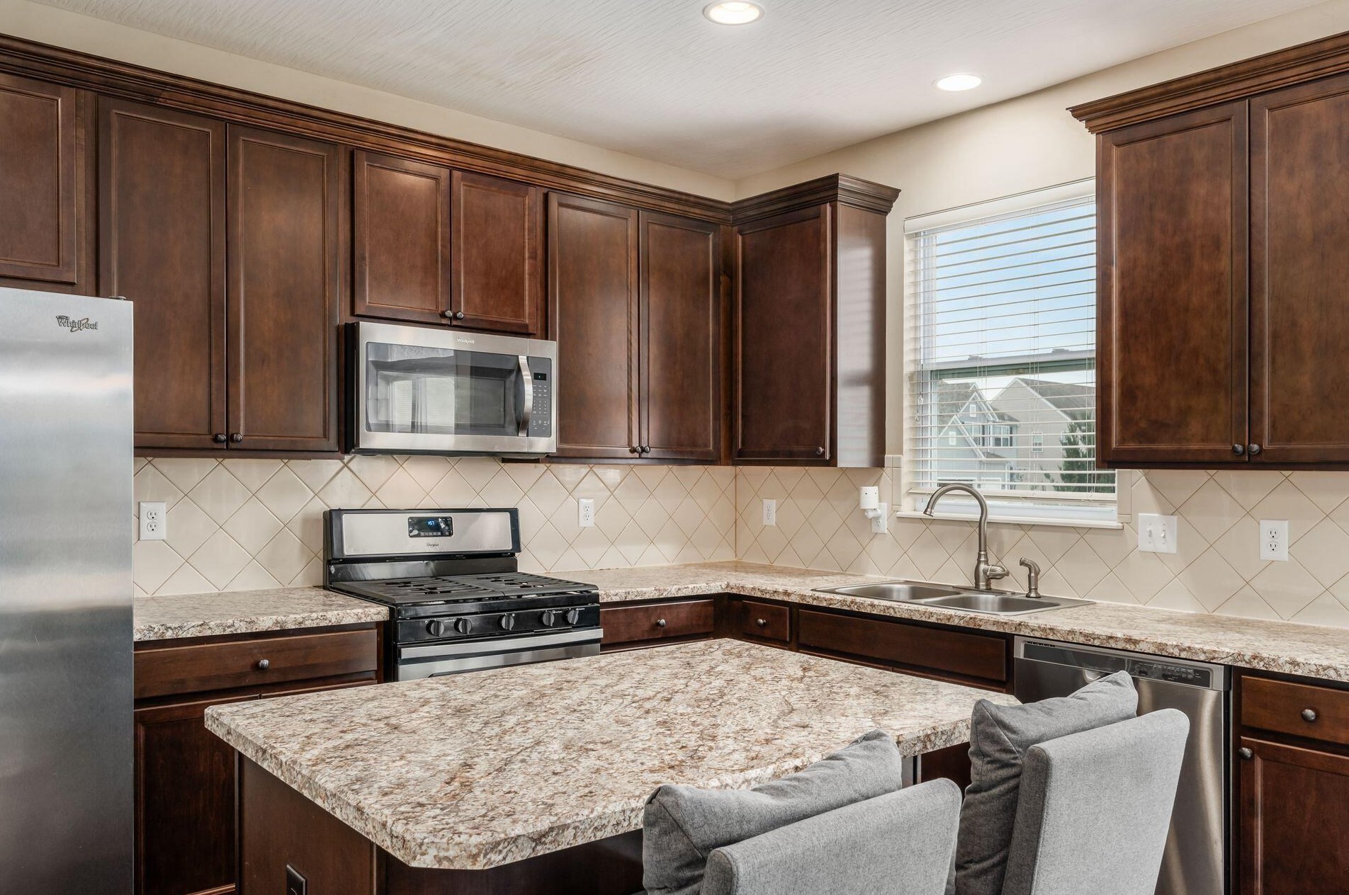 123 Ellington Blvd, Granville OH  43023-9067 exterior