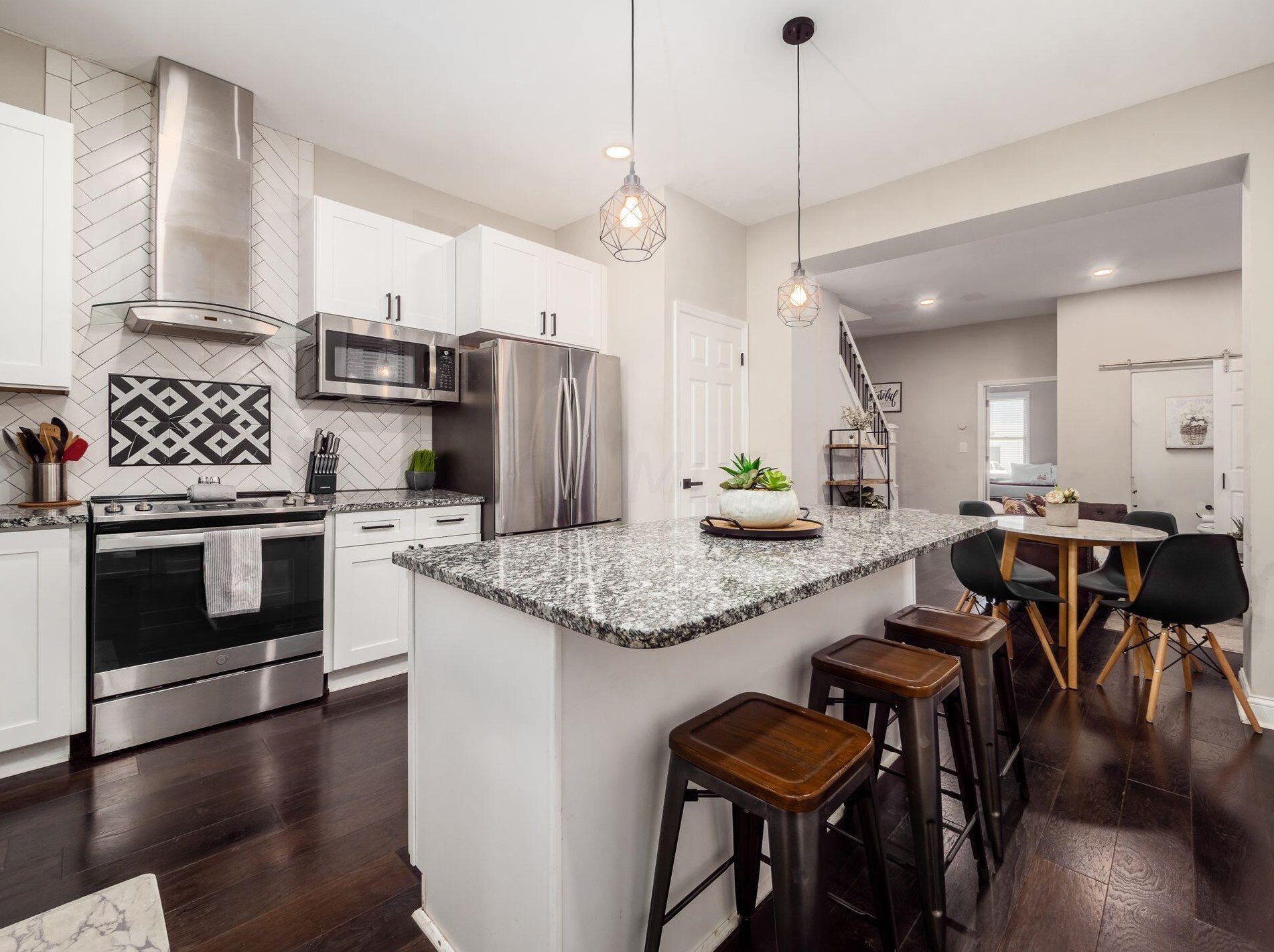 915 4th St, Columbus OH 43201-3625 exterior