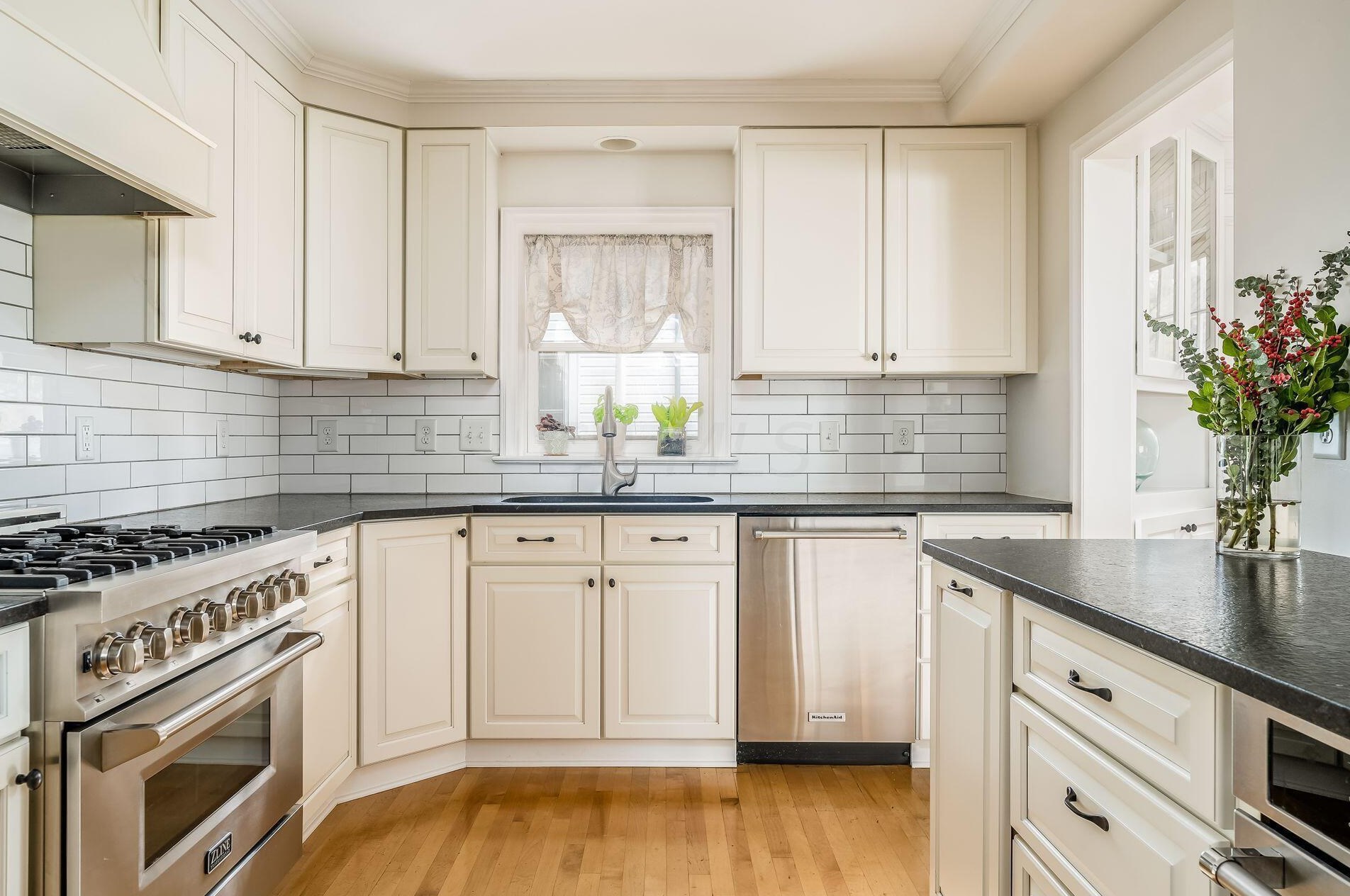 1625 Essex Rd, Columbus OH 43221-3842 exterior