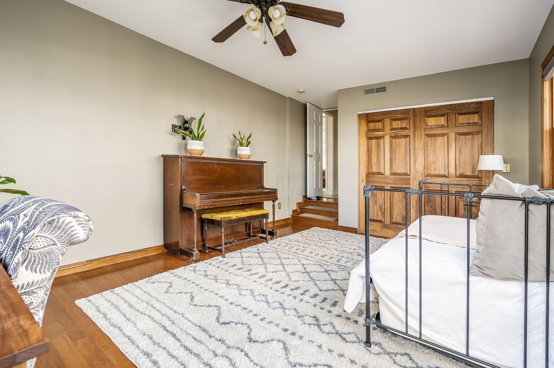 1625 Essex Rd, Columbus OH 43221-3842 exterior