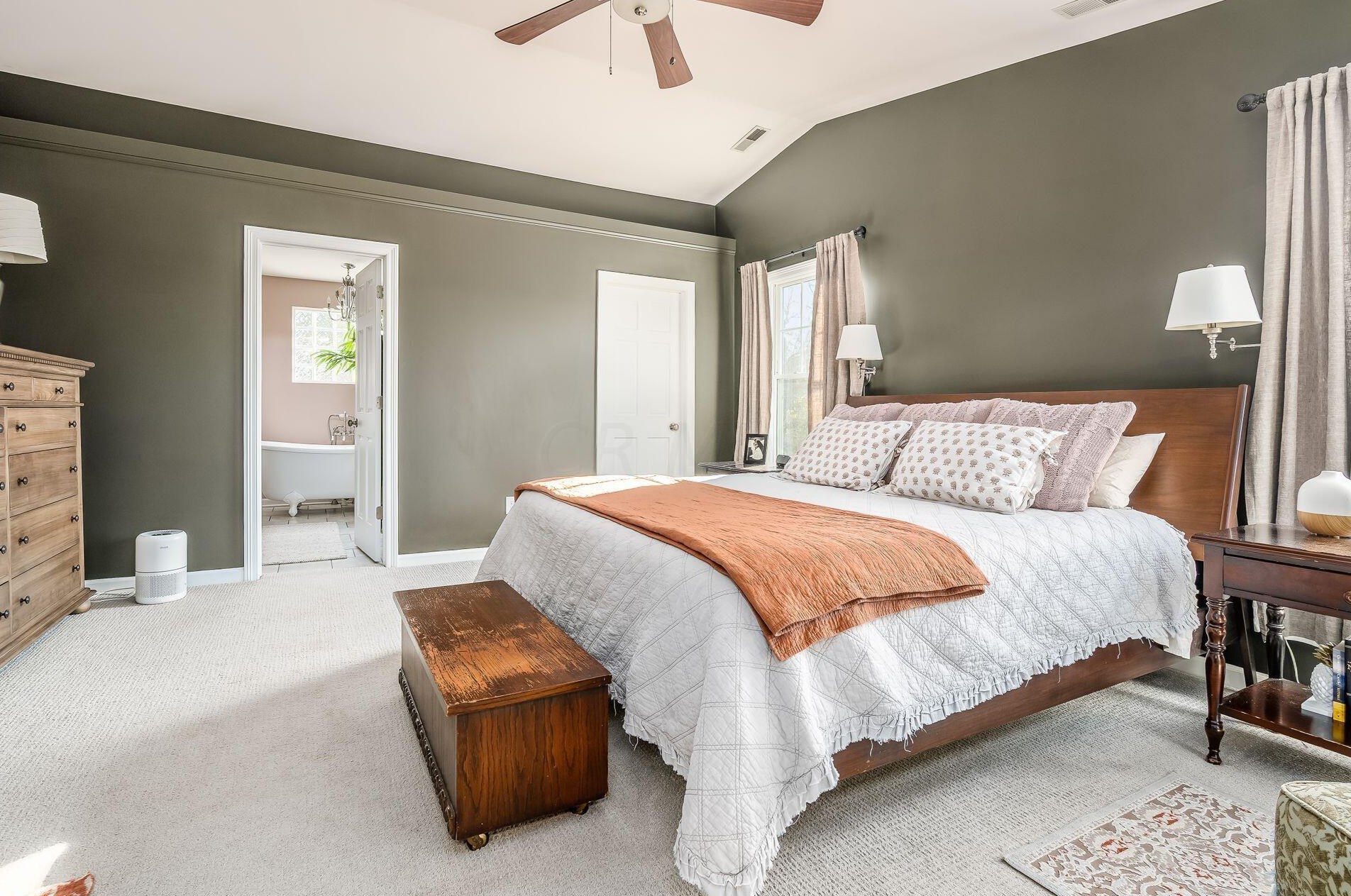 1625 Essex Rd, Columbus OH 43221-3842 exterior