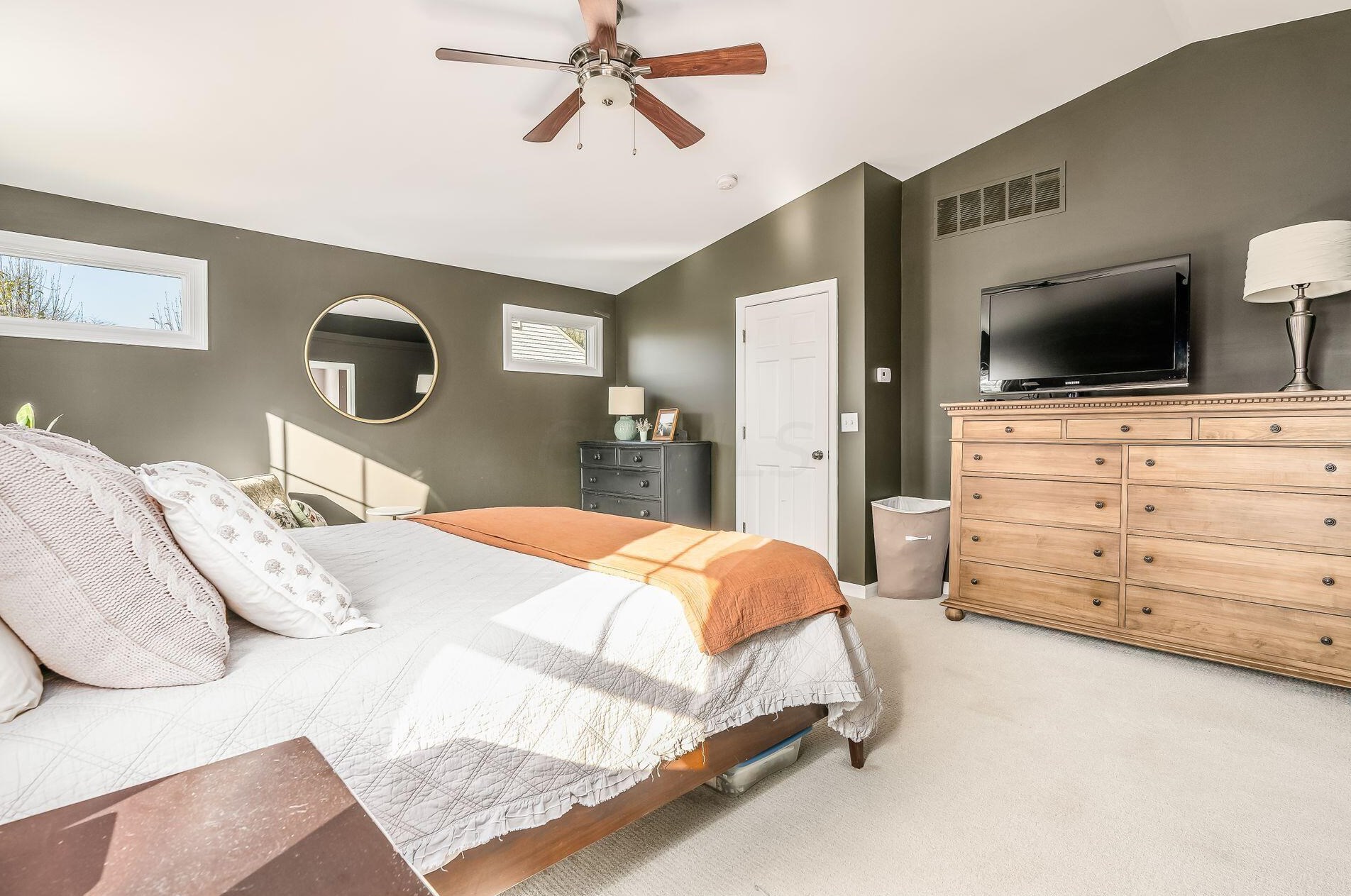 1625 Essex Rd, Columbus OH 43221-3842 exterior