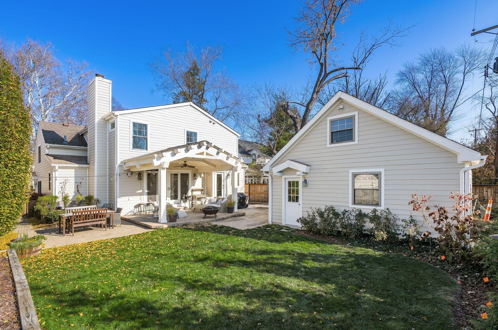 1625 Essex Rd, Columbus OH 43221-3842 exterior