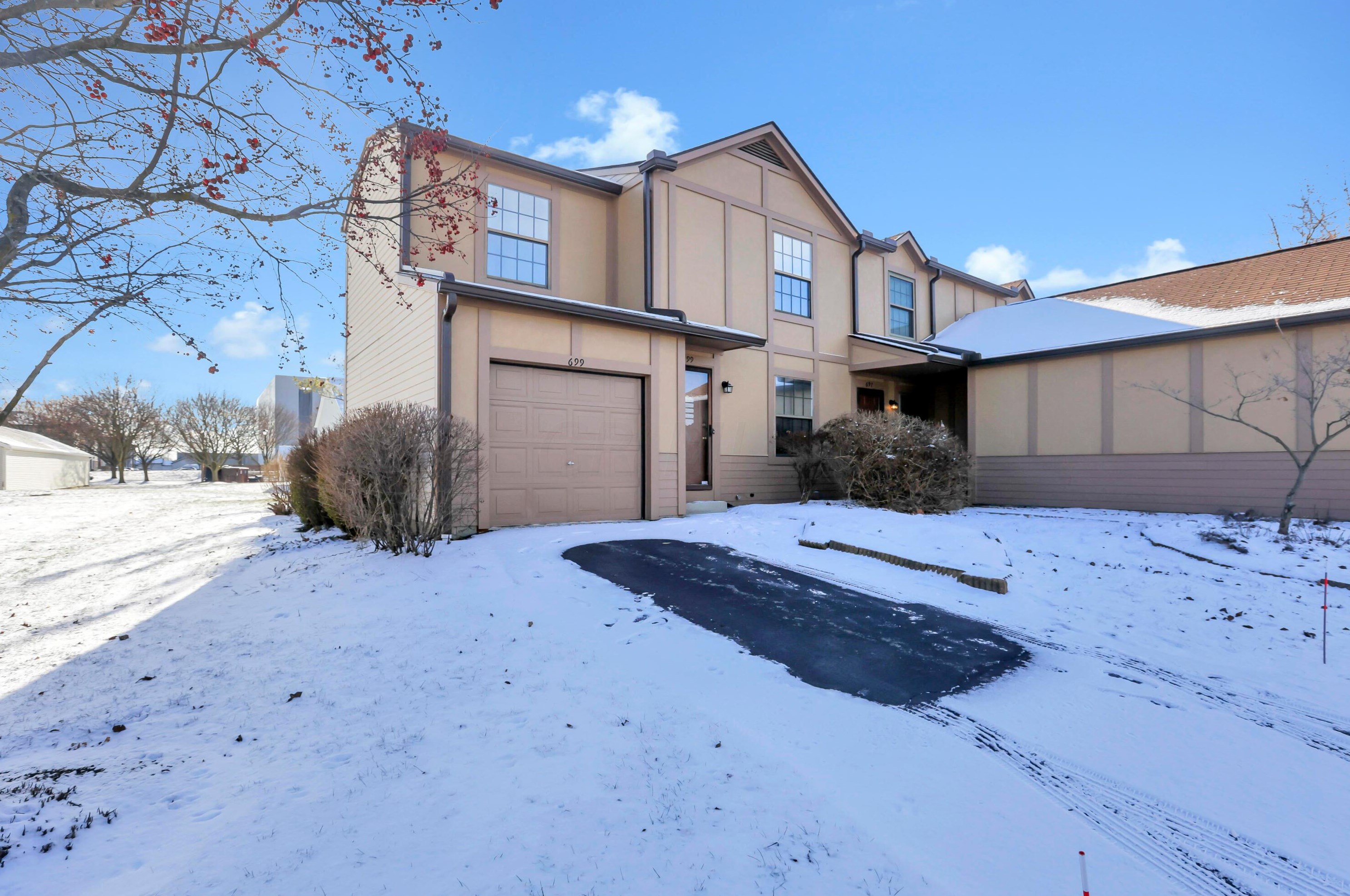 699 Alta View Ct #24, Sharon Township, OH 43085