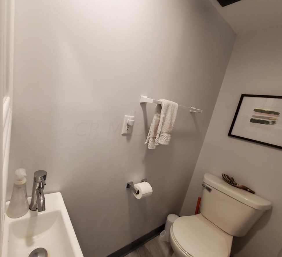 3033 Rotunda Ct, Columbus OH 43232-3921 exterior