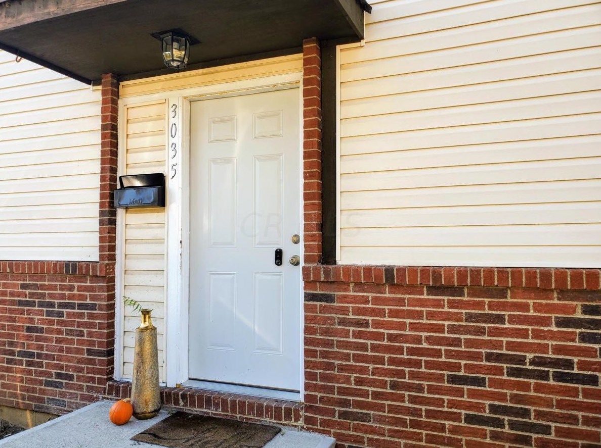 3033 Rotunda Ct, Columbus, OH 43232-3922