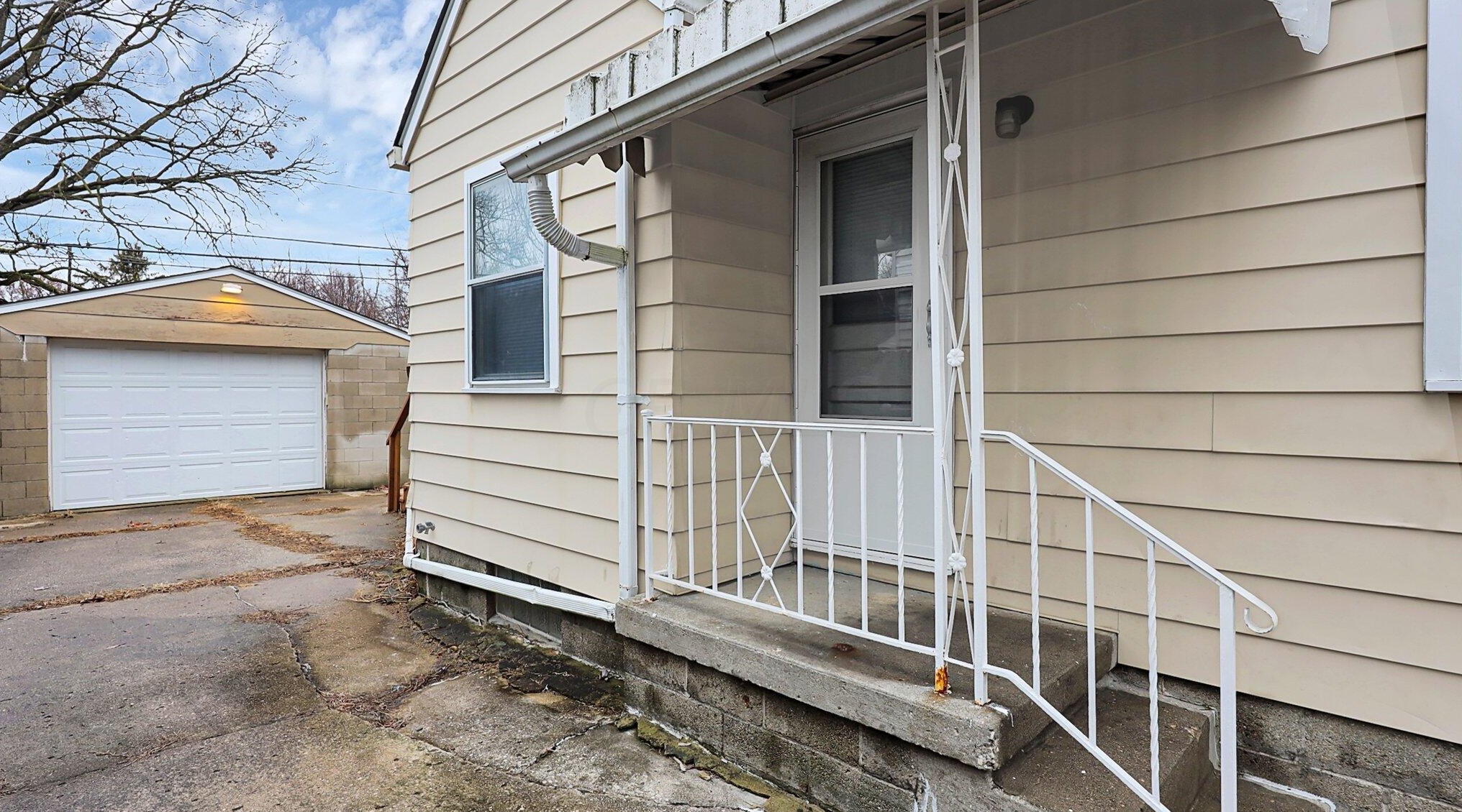 1618 Northridge Rd, Columbus, OH 43224-2808