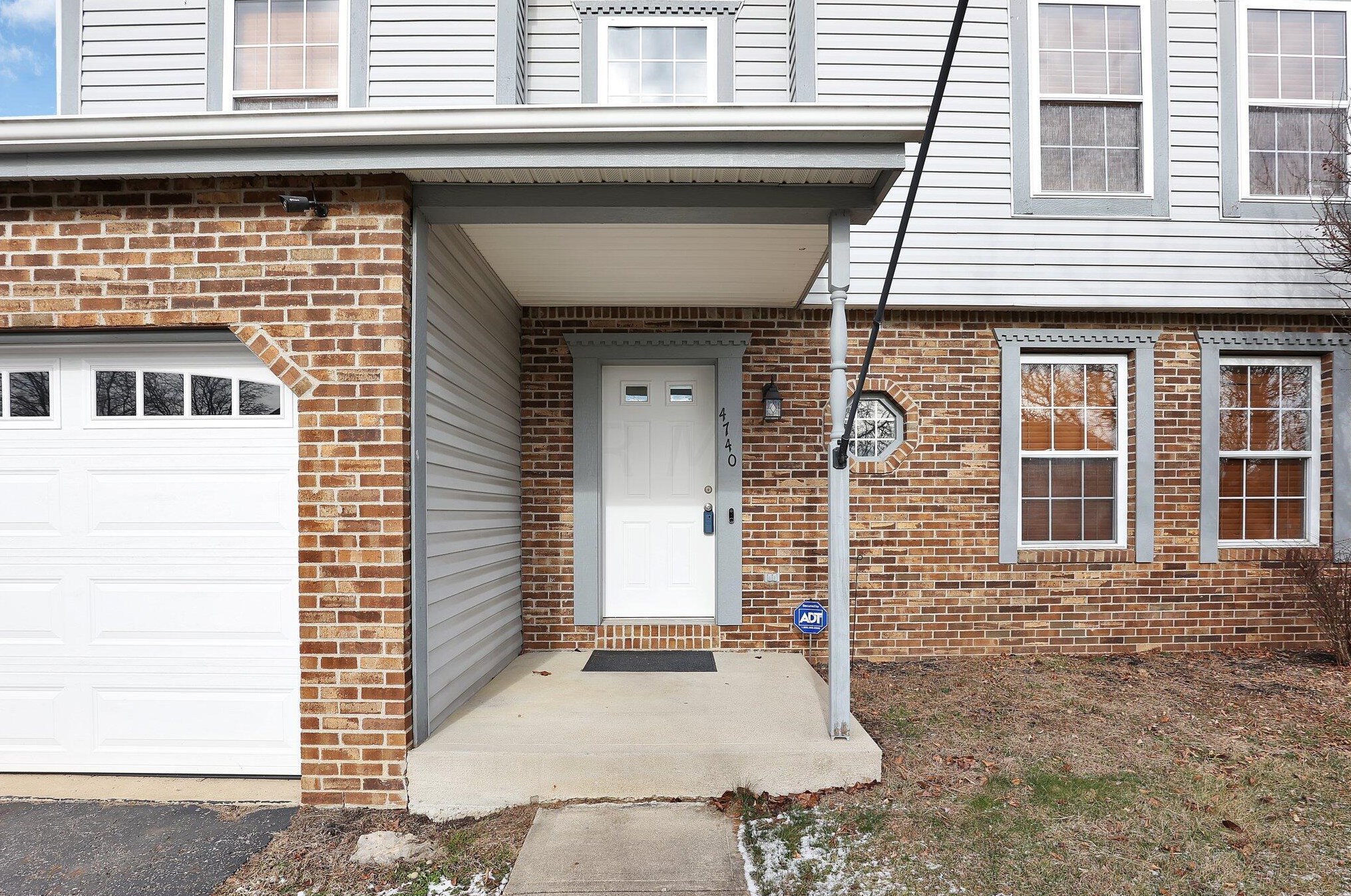 4740 Lesbrook Dr, Columbus, OH 43228-3674