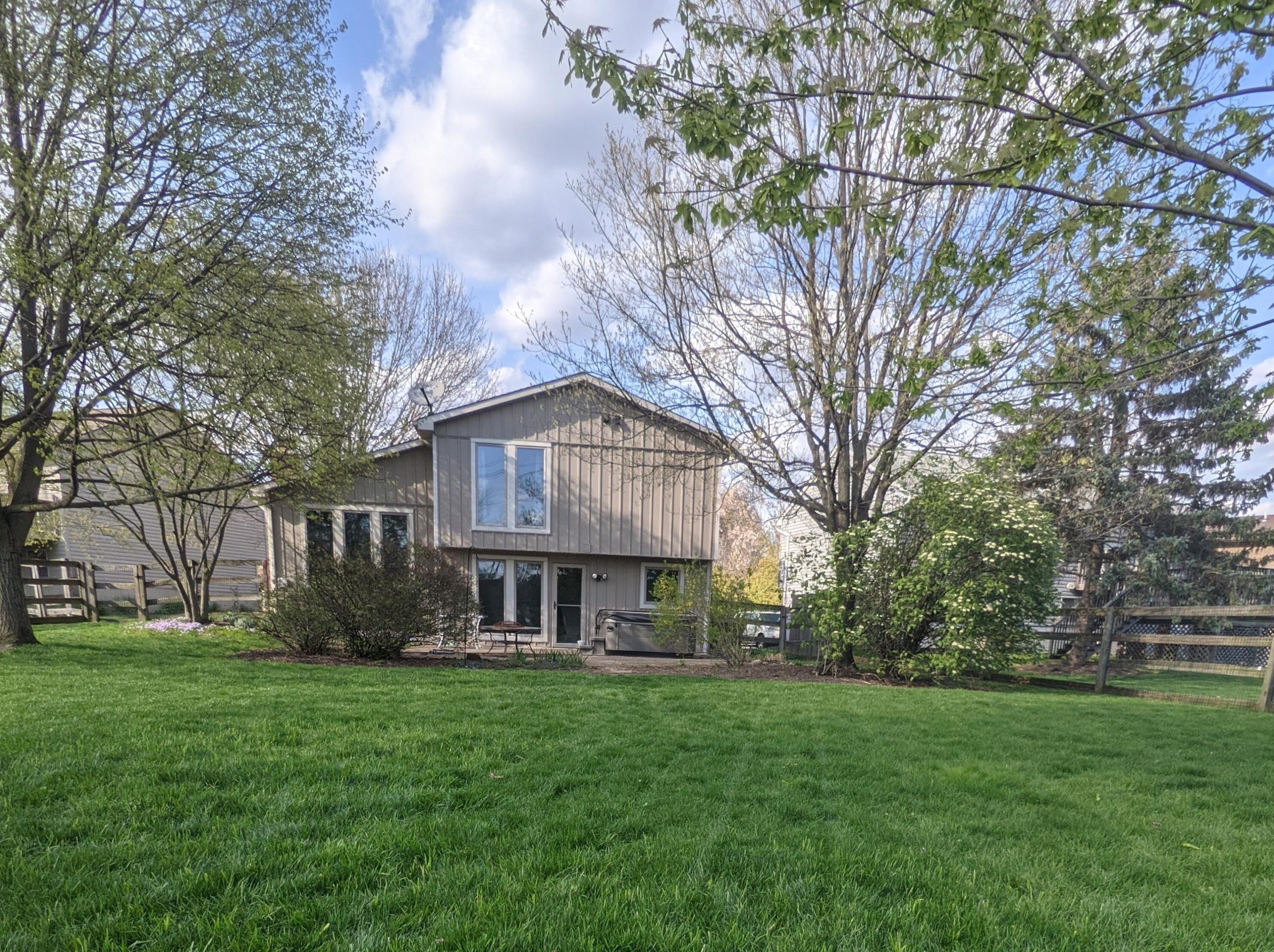 3665 Wango Ct, Columbus, OH 43221-4562