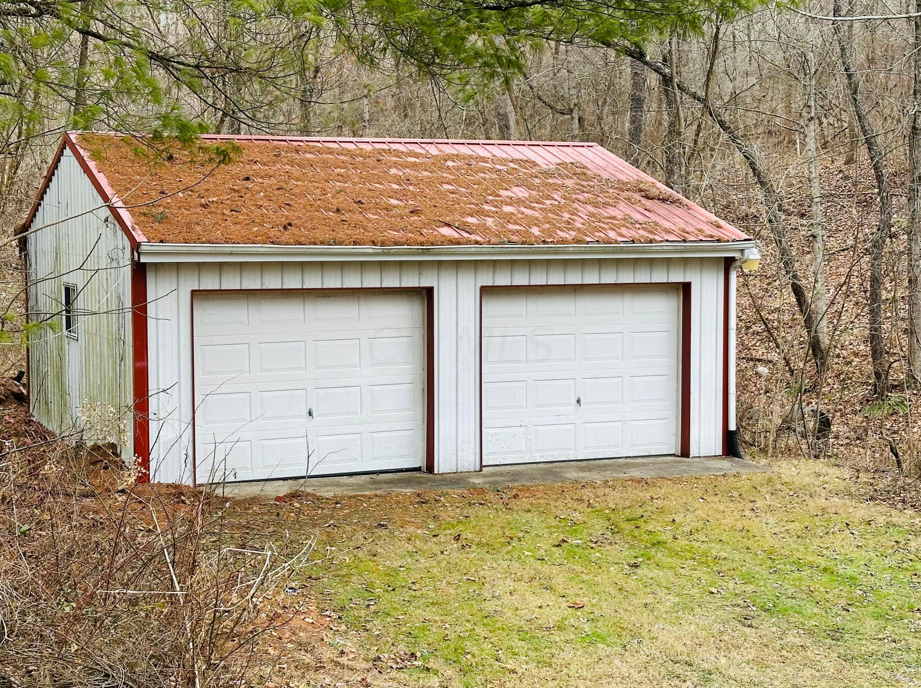 216 W Chestnut St, Shawnee, OH 43782