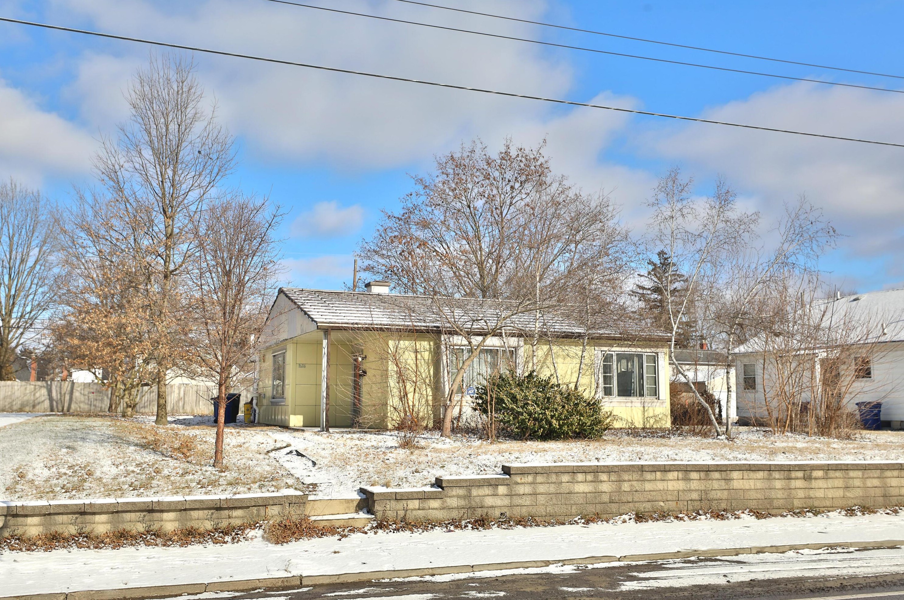 1616 E Weber Rd, Columbus, OH 43211