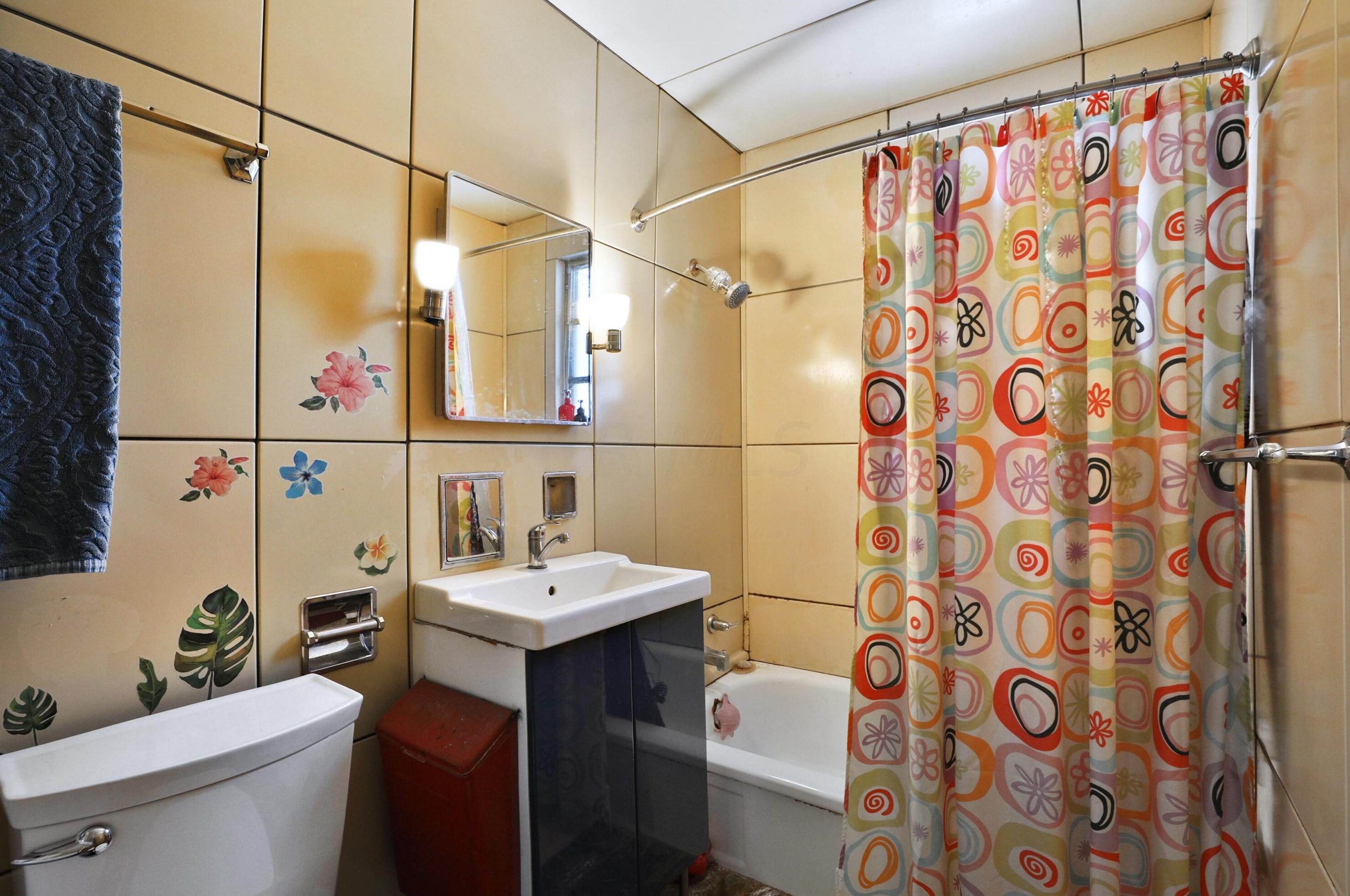 1616 Weber Rd, Columbus OH  43211-1538 exterior