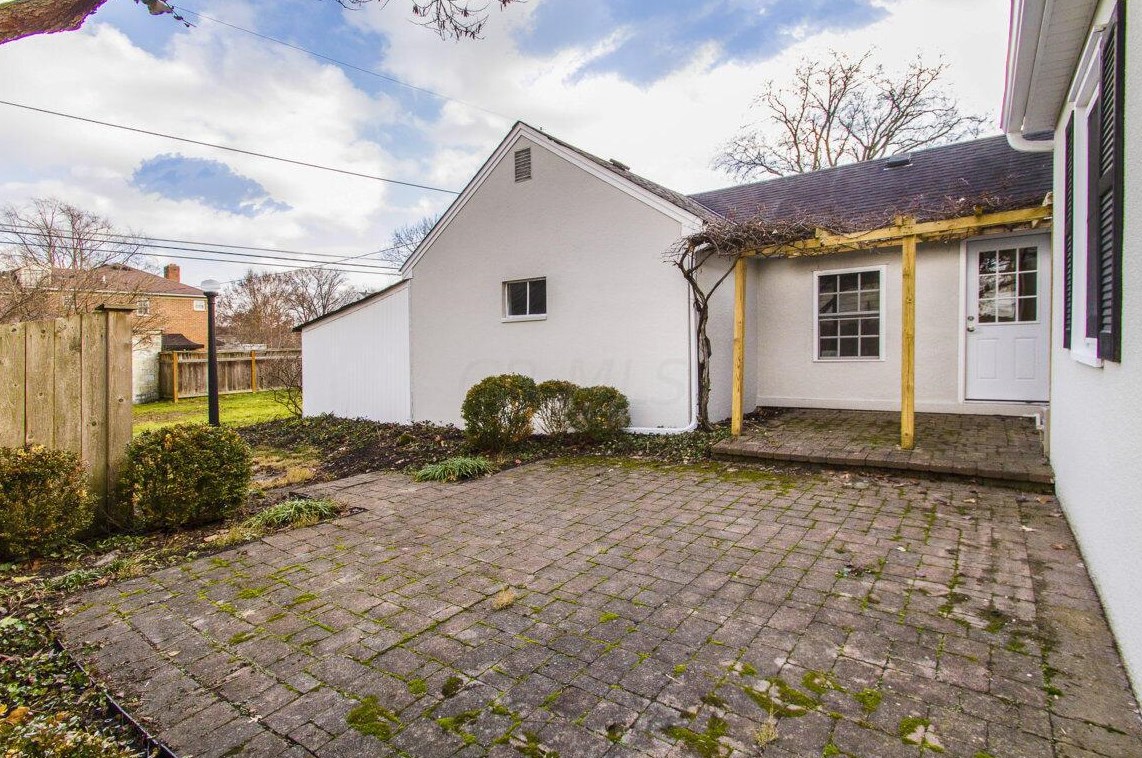 266 Gould Rd, Columbus OH  43209-1152 exterior