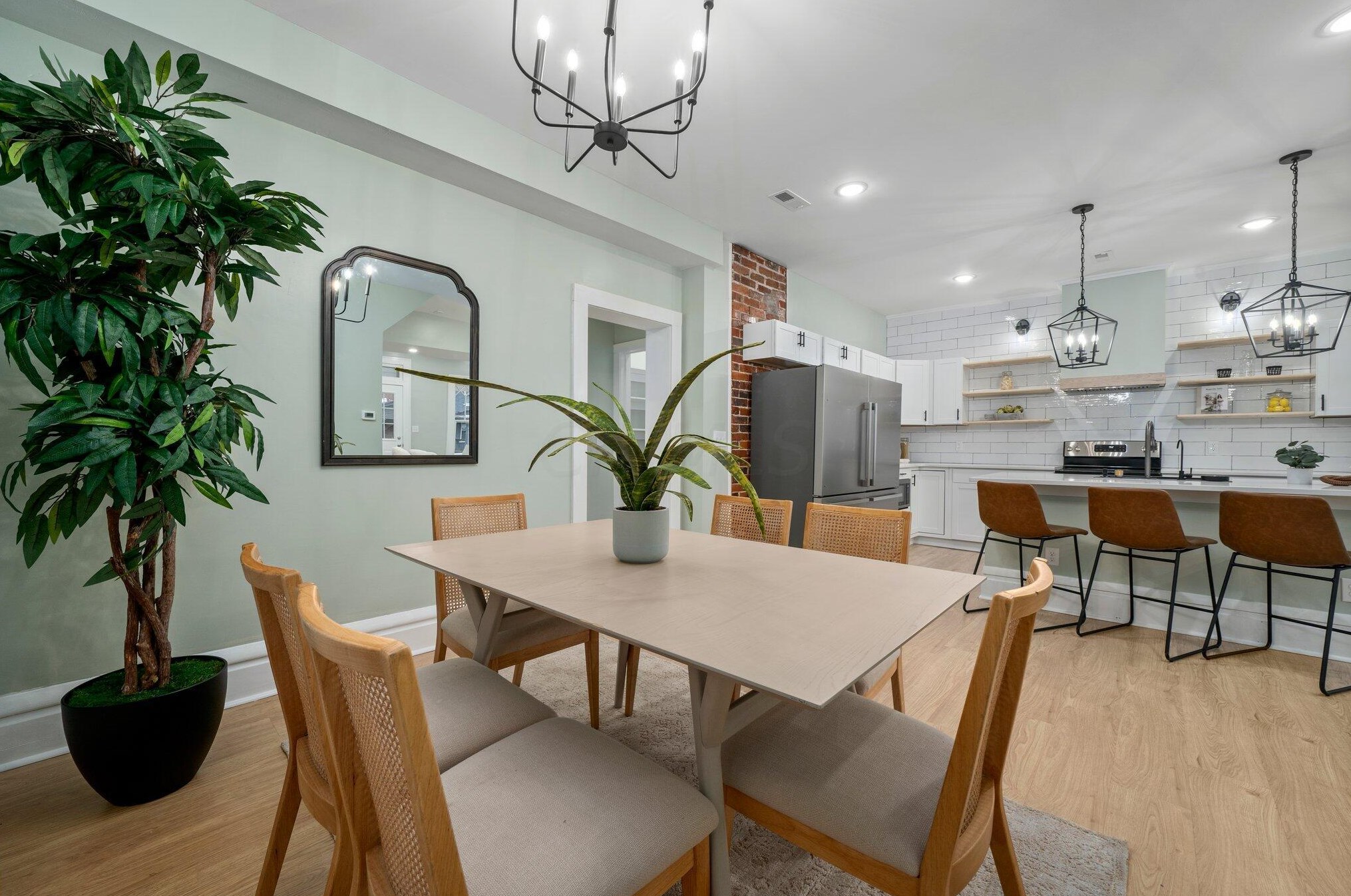 902 Linwood Ave, Columbus OH  43206-1619 exterior