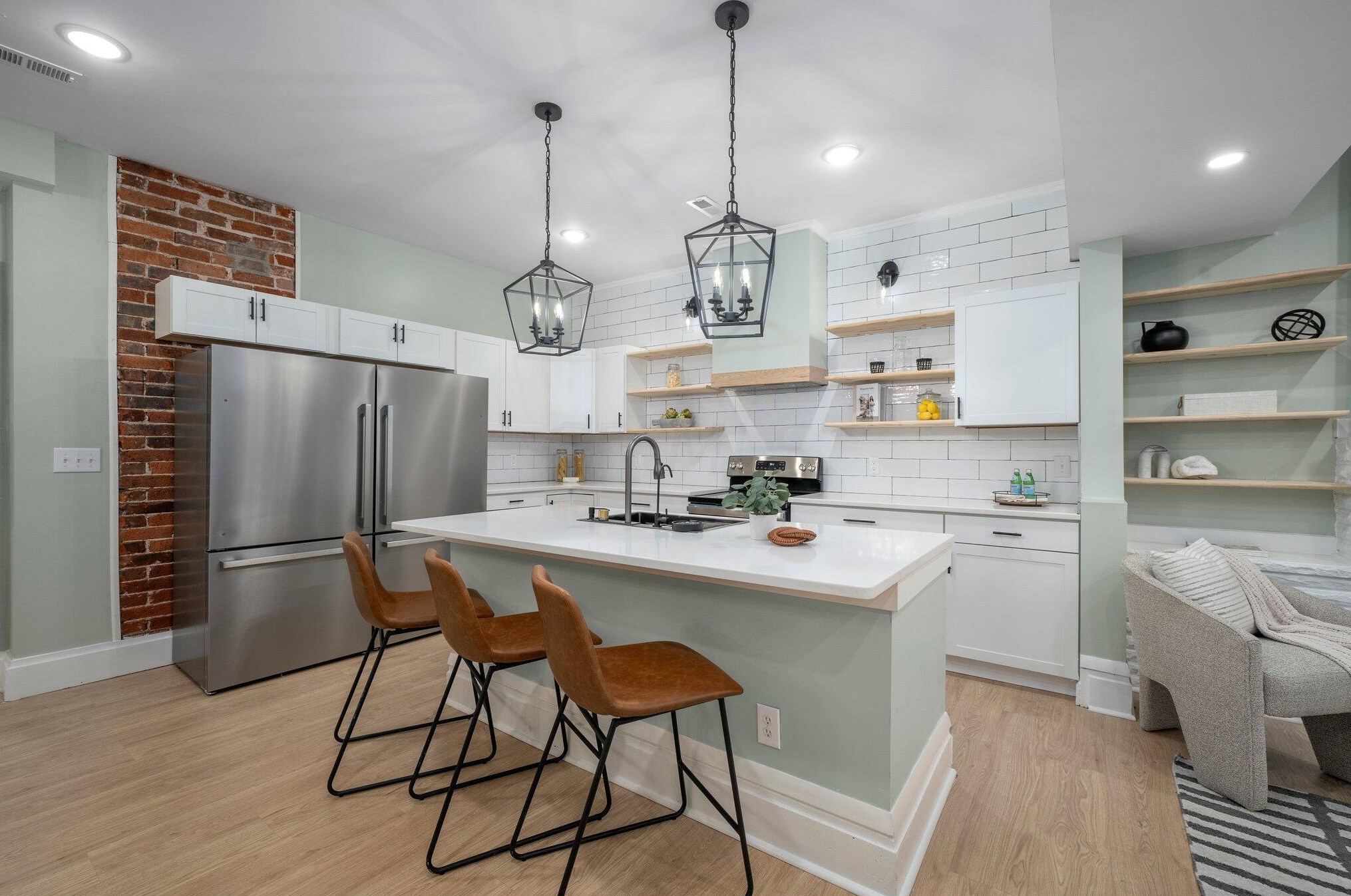 902 Linwood Ave, Columbus OH  43206-1619 exterior