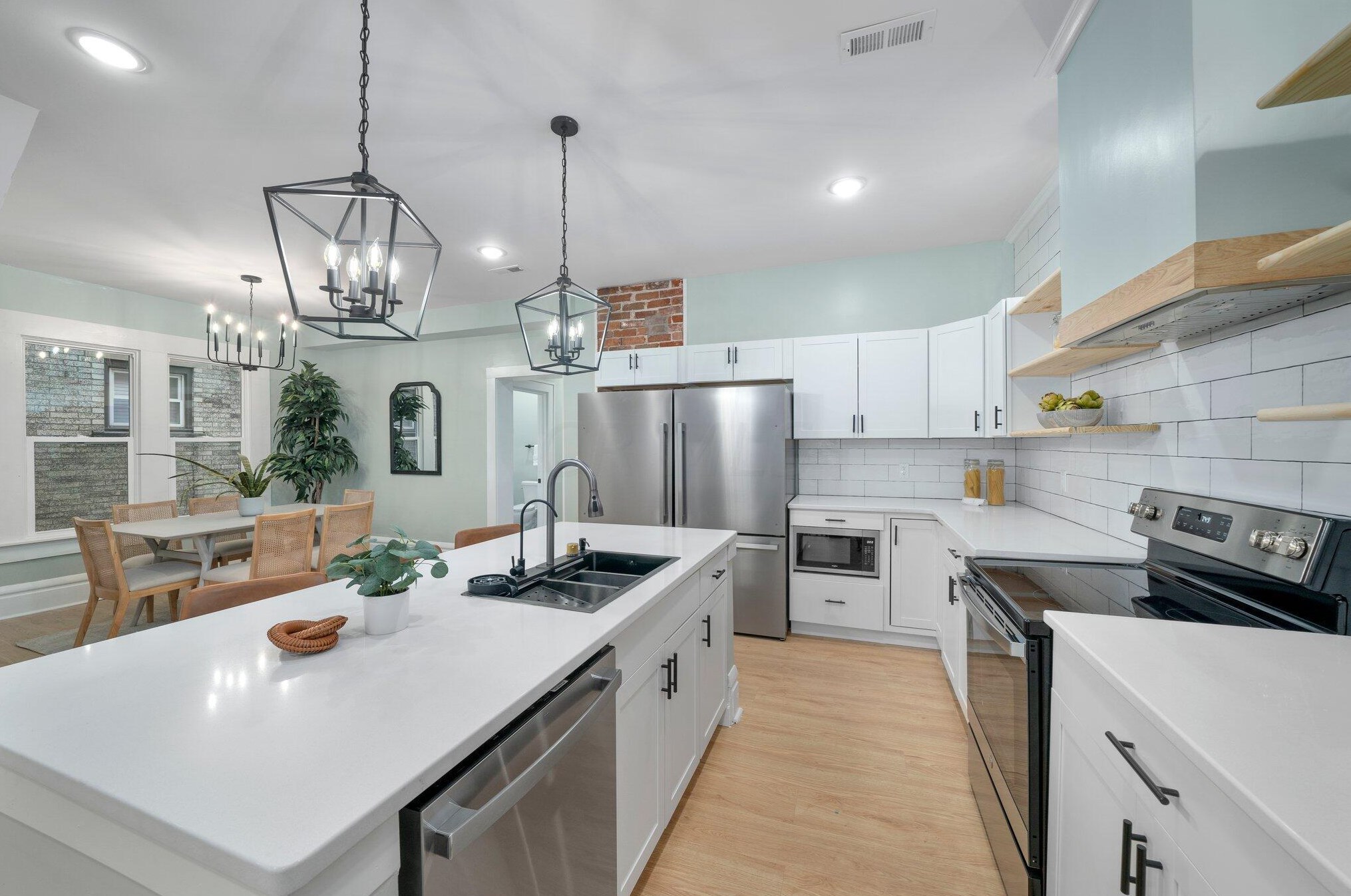 902 Linwood Ave, Columbus OH  43206-1619 exterior