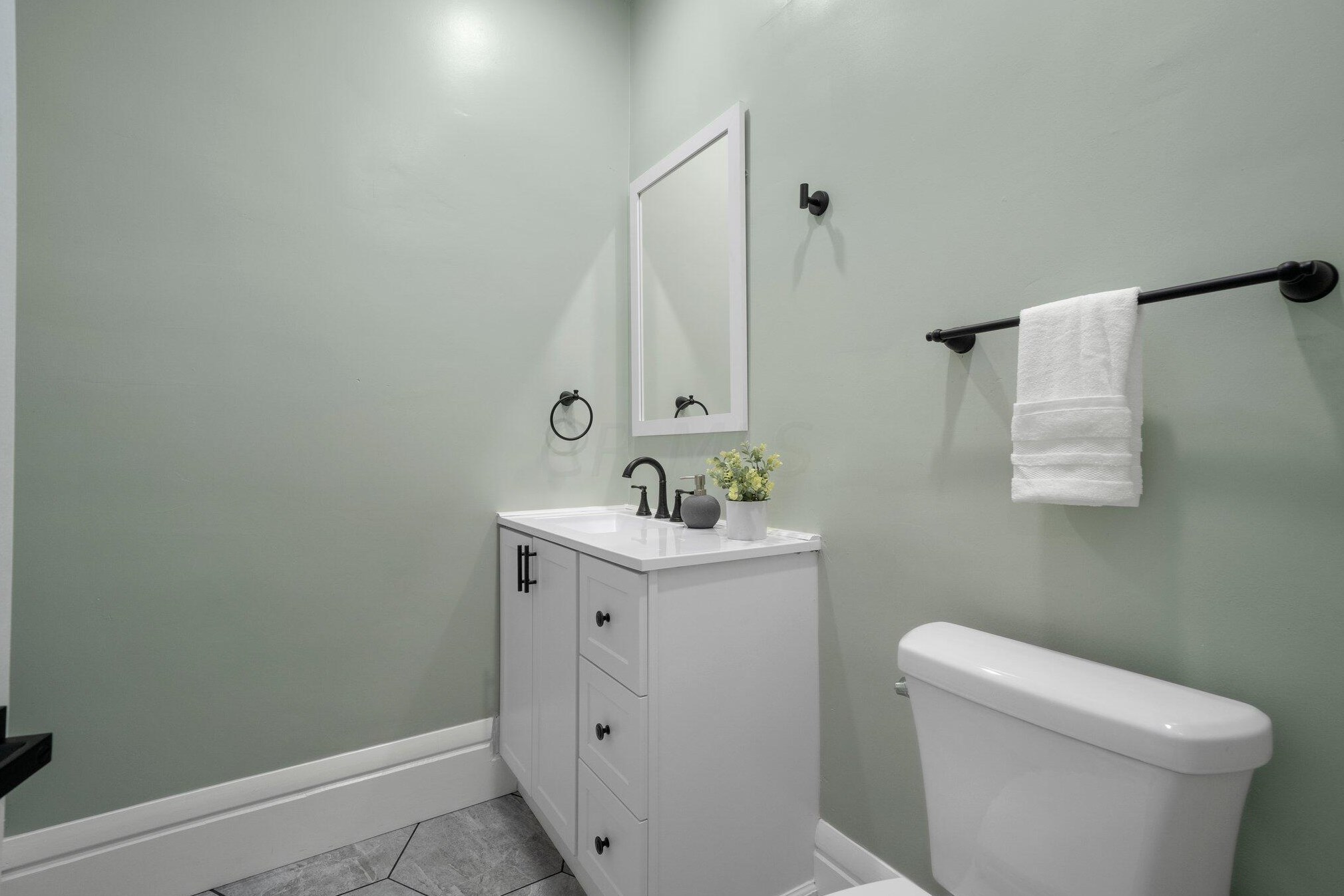 902 Linwood Ave, Columbus OH  43206-1619 exterior