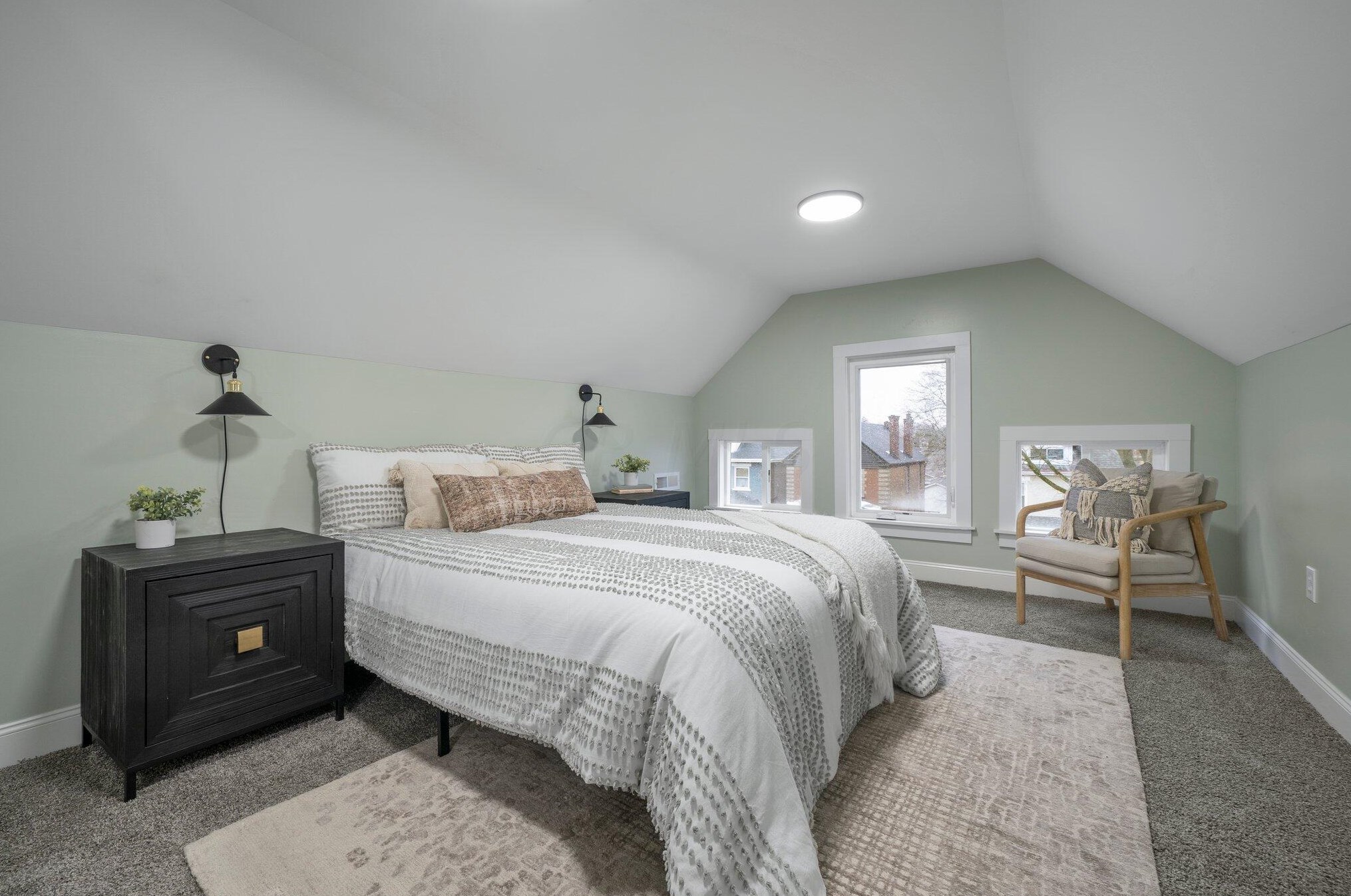 902 Linwood Ave, Columbus OH  43206-1619 exterior